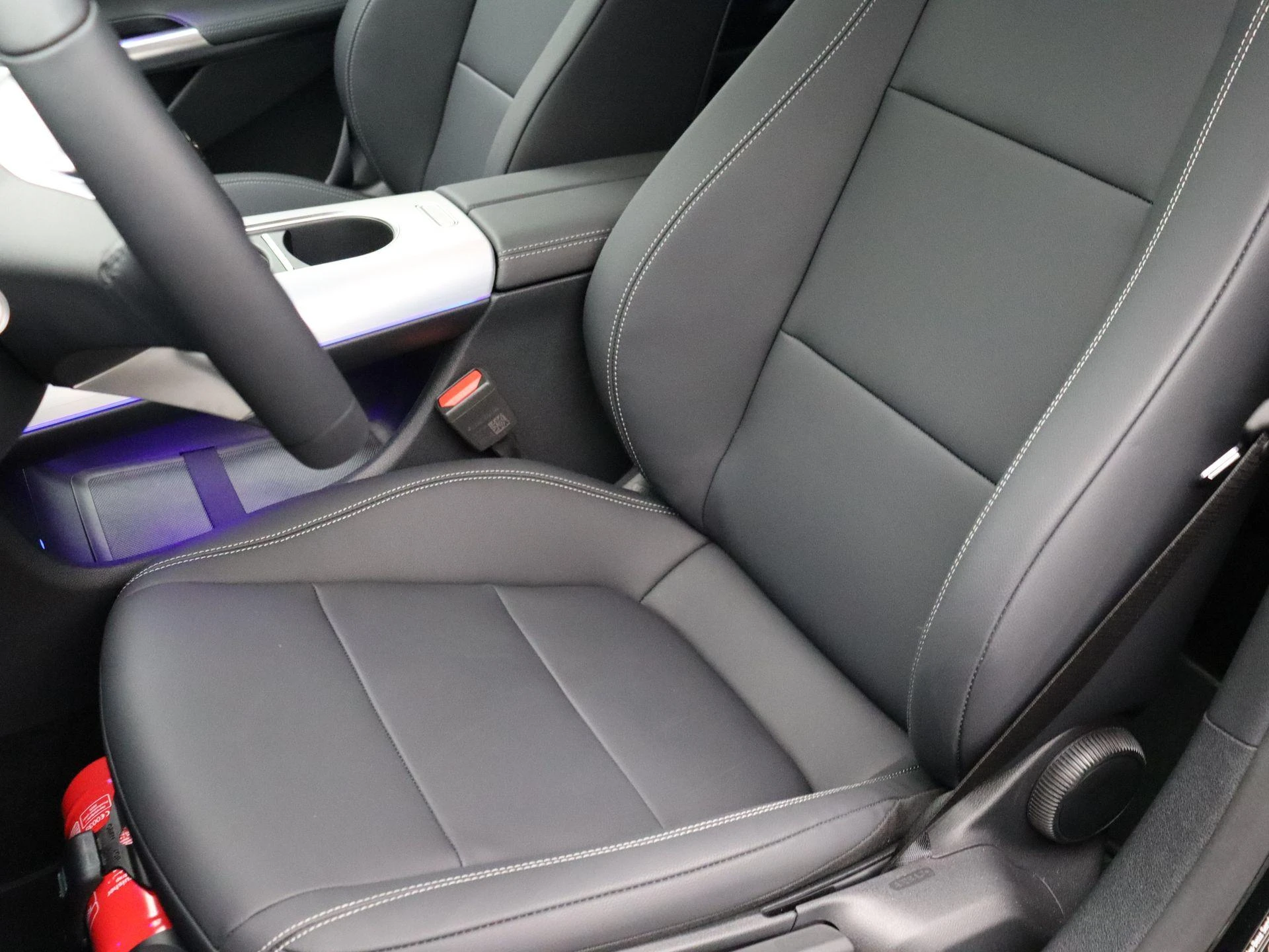 Mercedes-Benz-CLA-image-11