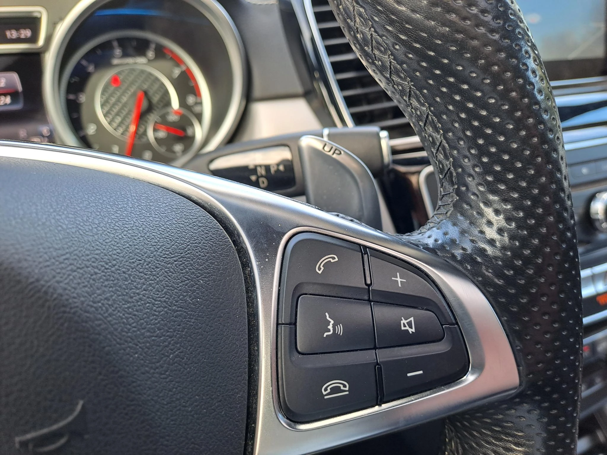 Mercedes-Benz-GLE-image-24