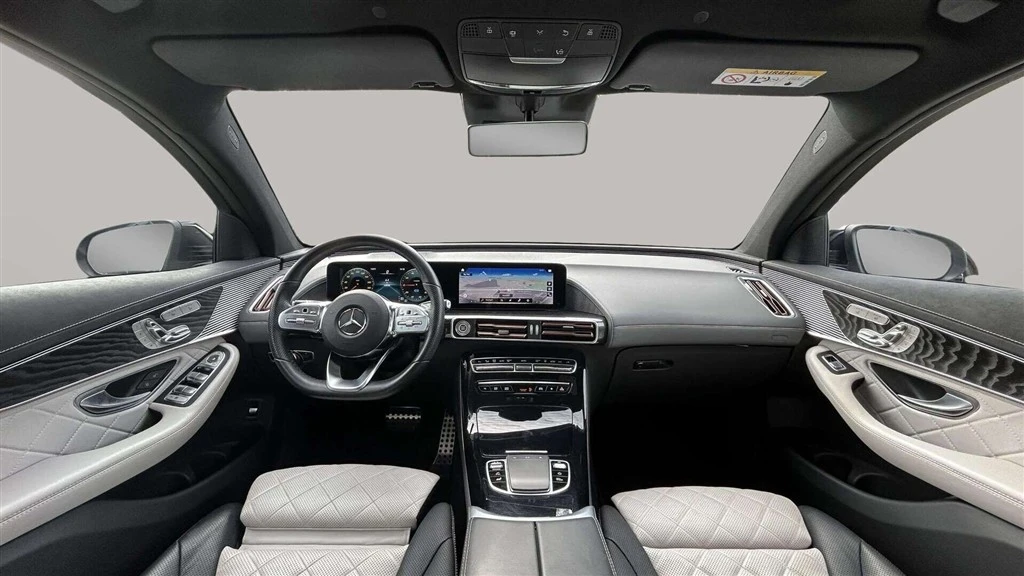 Mercedes-Benz-EQC-image-16