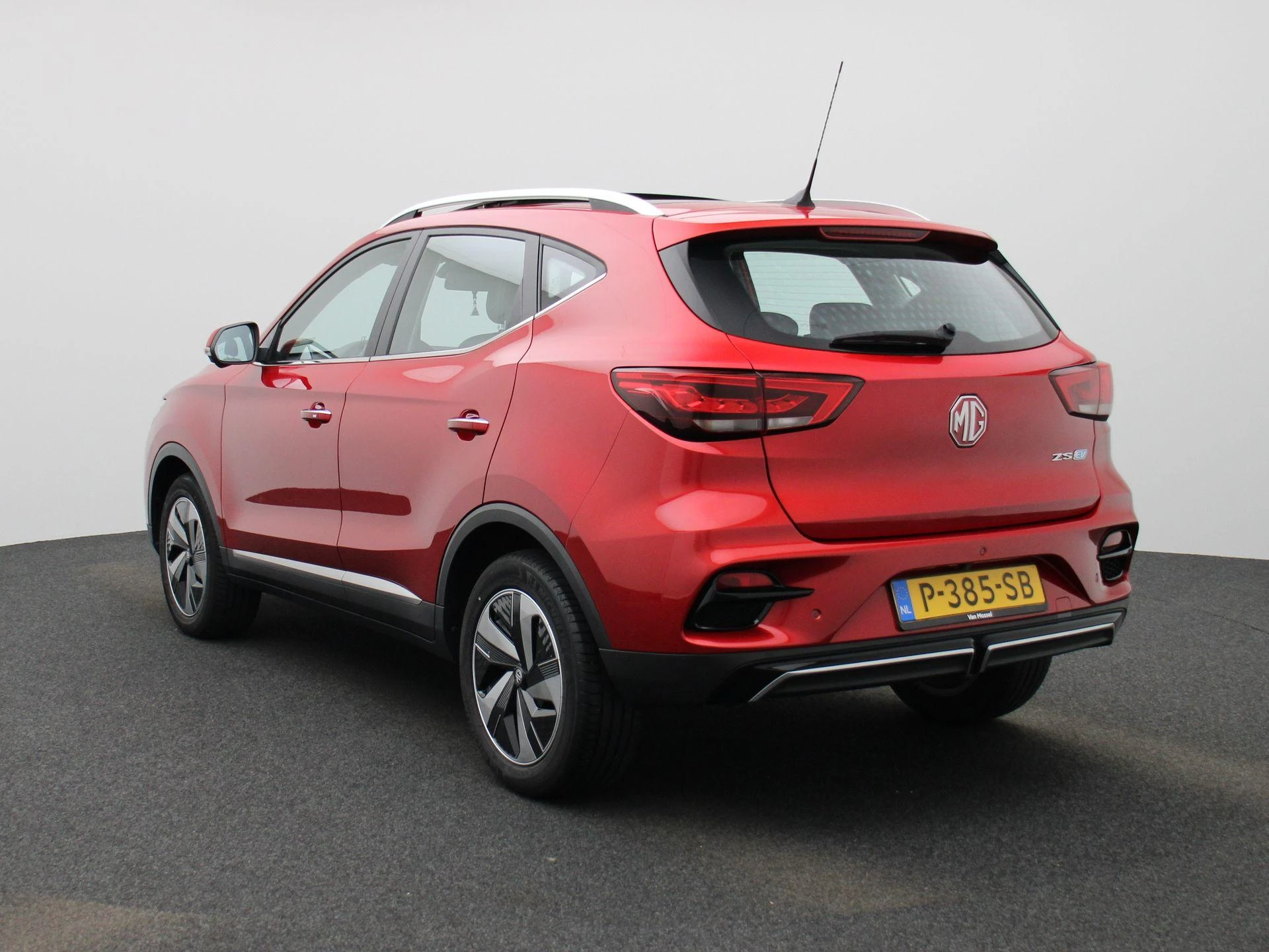 MG-ZS EV-image-1