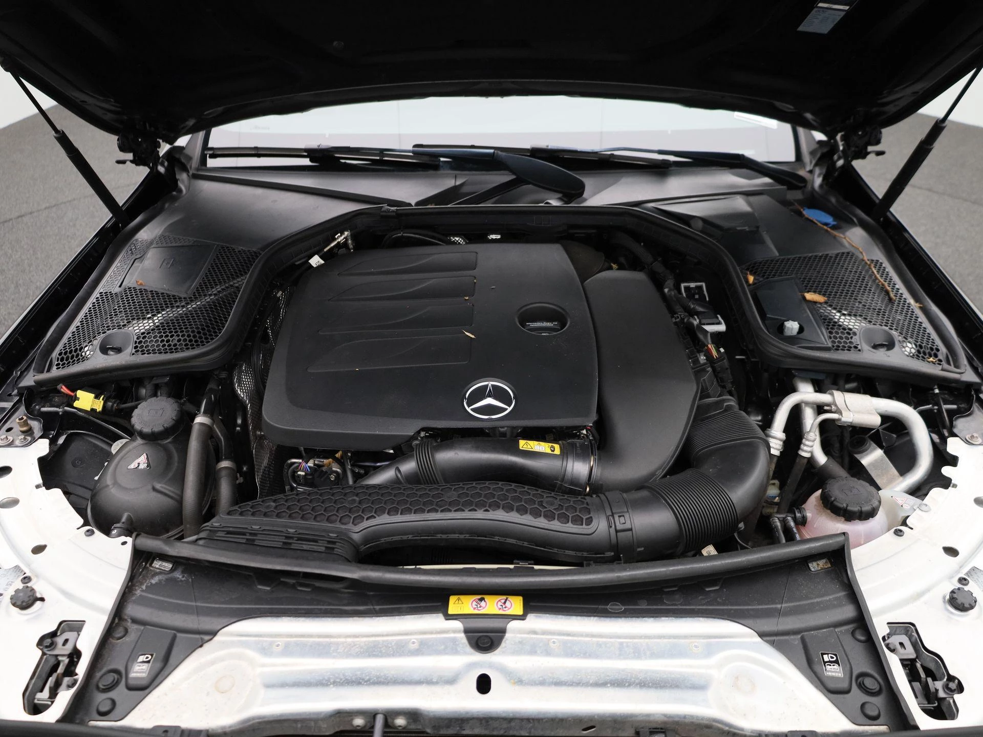 Mercedes-Benz-C-Klasse-image-43