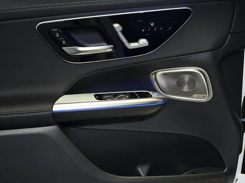 Mercedes-Benz-GLC 220 d-image-12