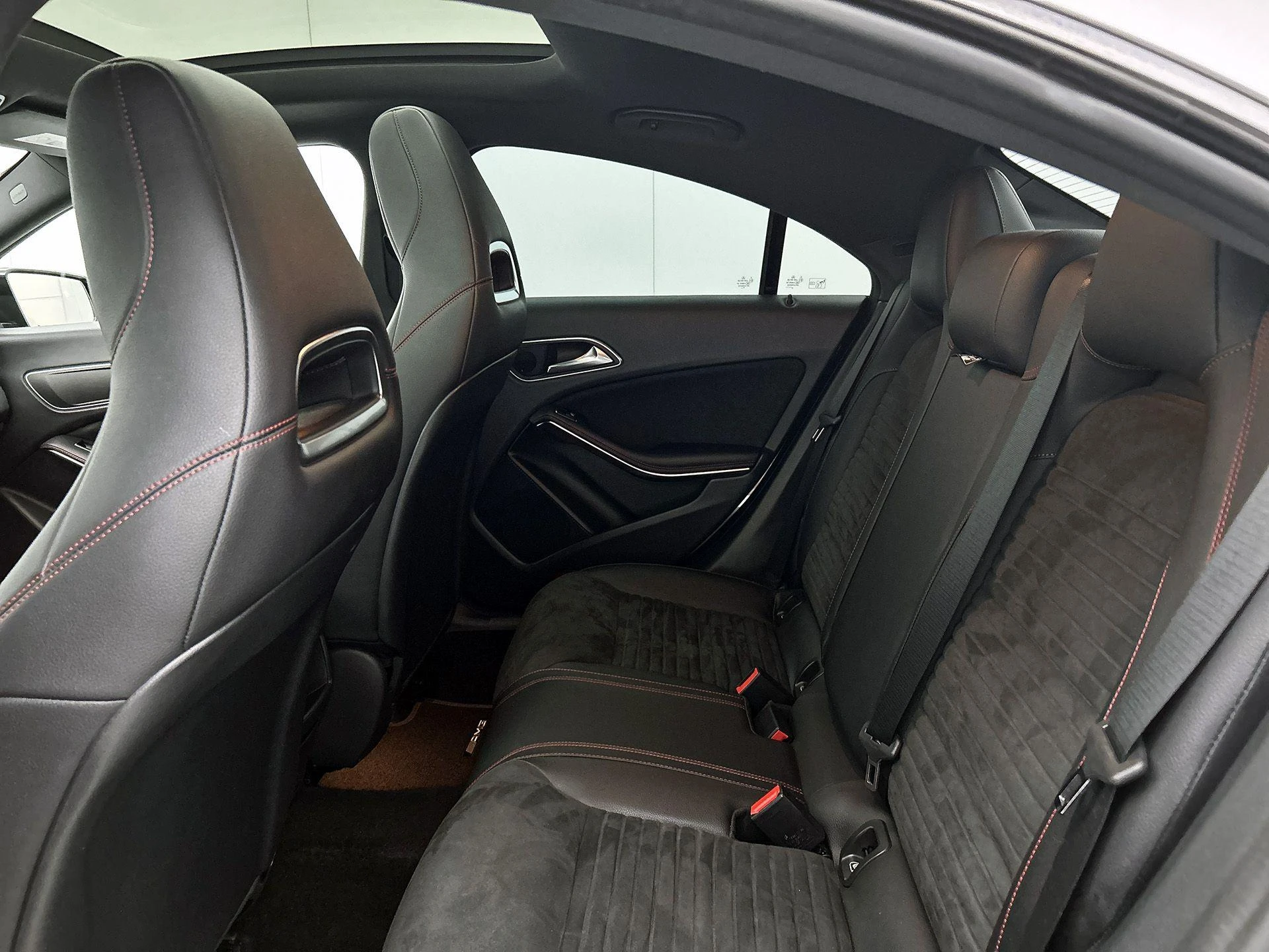 Mercedes-Benz-CLA-image-26