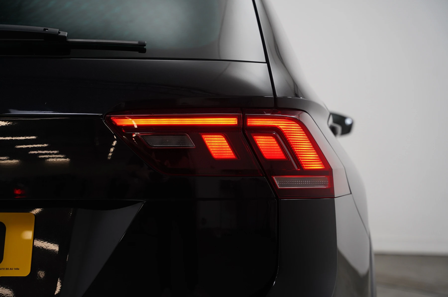 Volkswagen-Tiguan-image-34