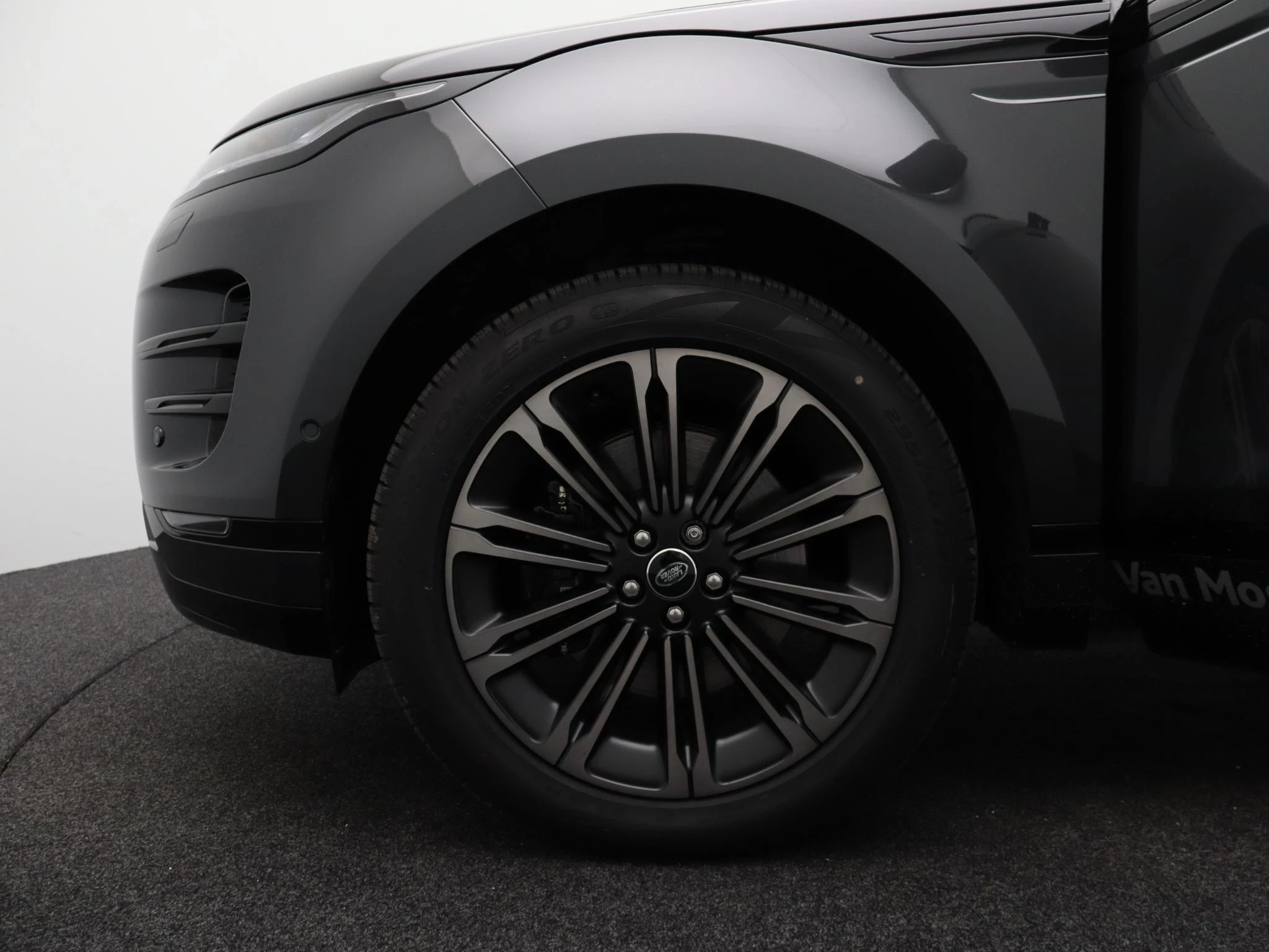 Land Rover-Range Rover Evoque-image-14