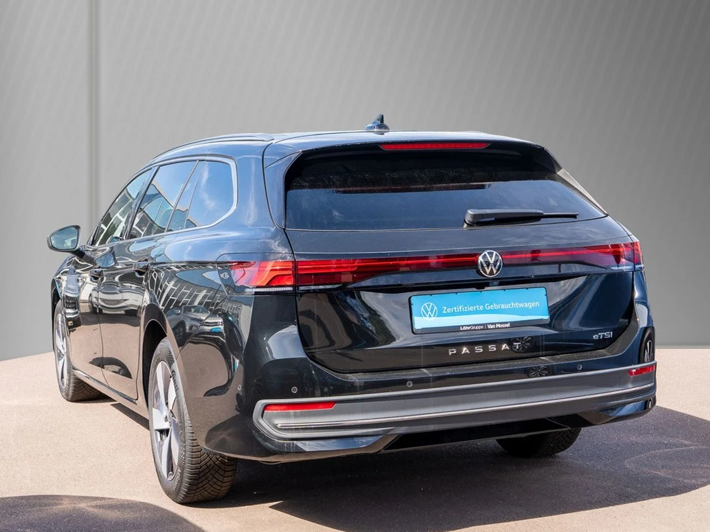 Volkswagen-Passat-image-4