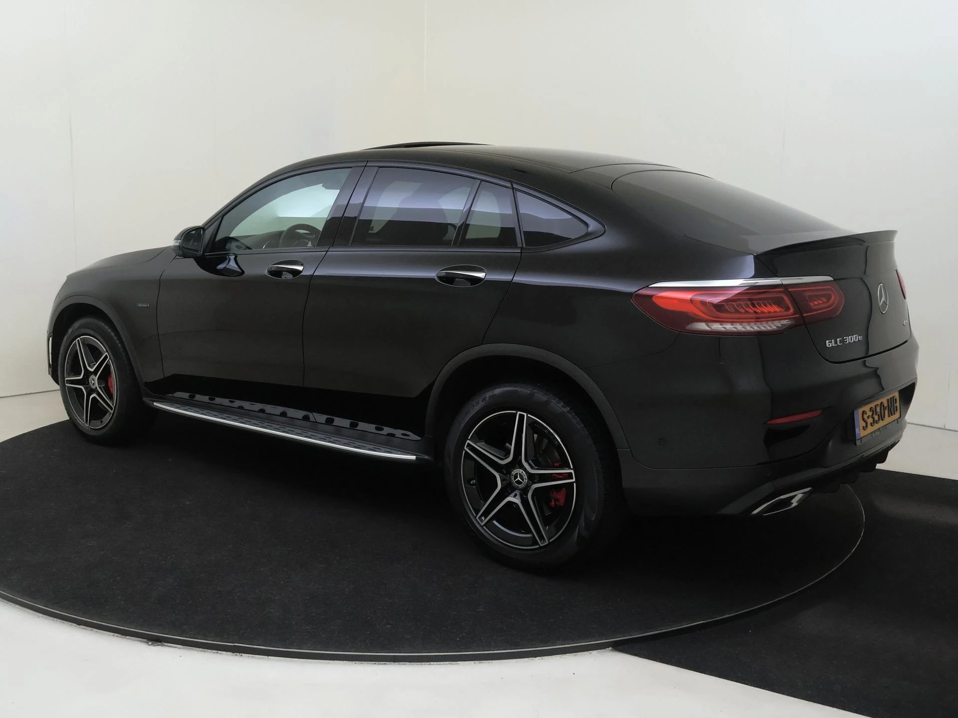 Mercedes-Benz-GLC-image-2