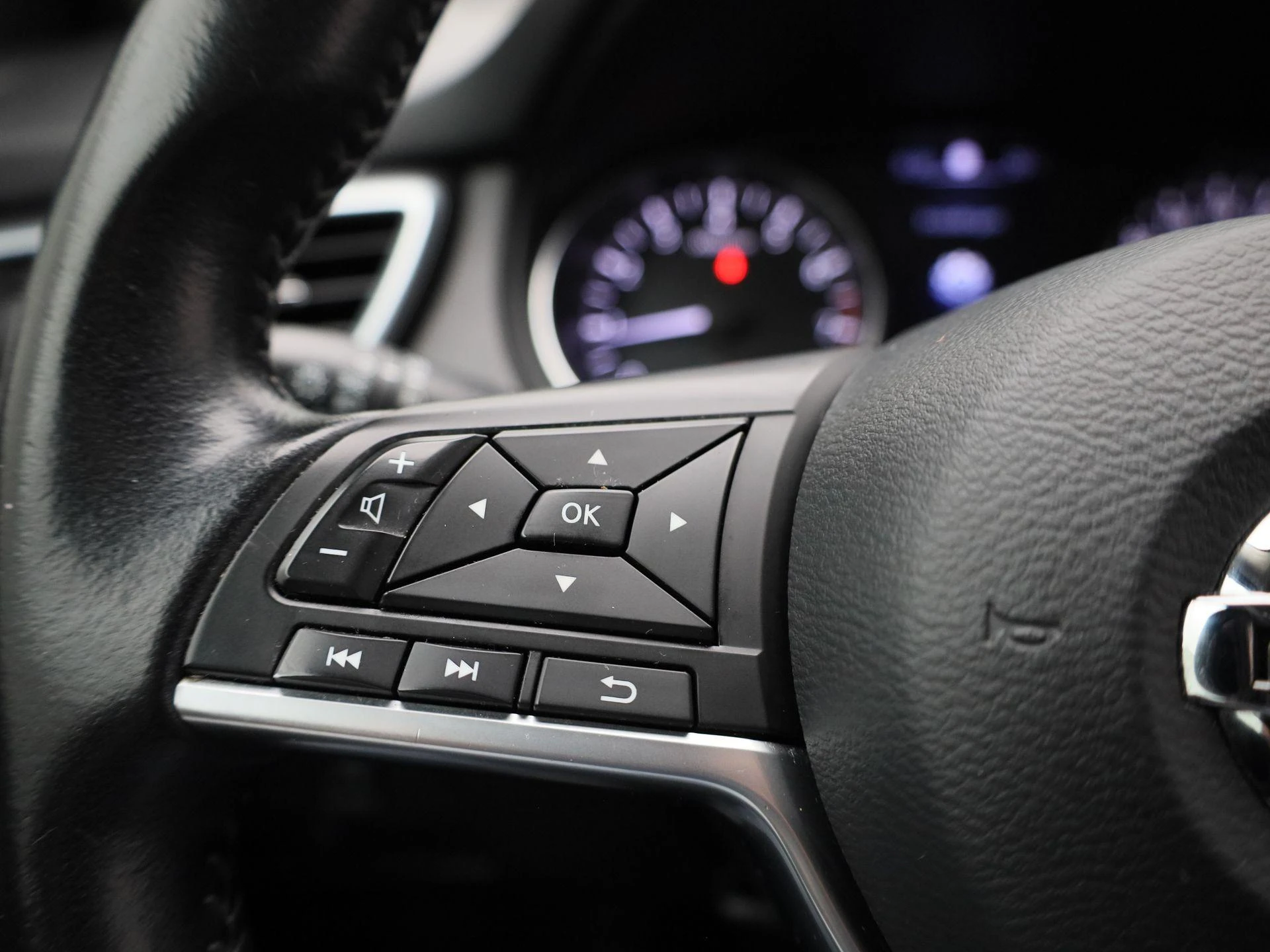 Nissan-QASHQAI-image-17