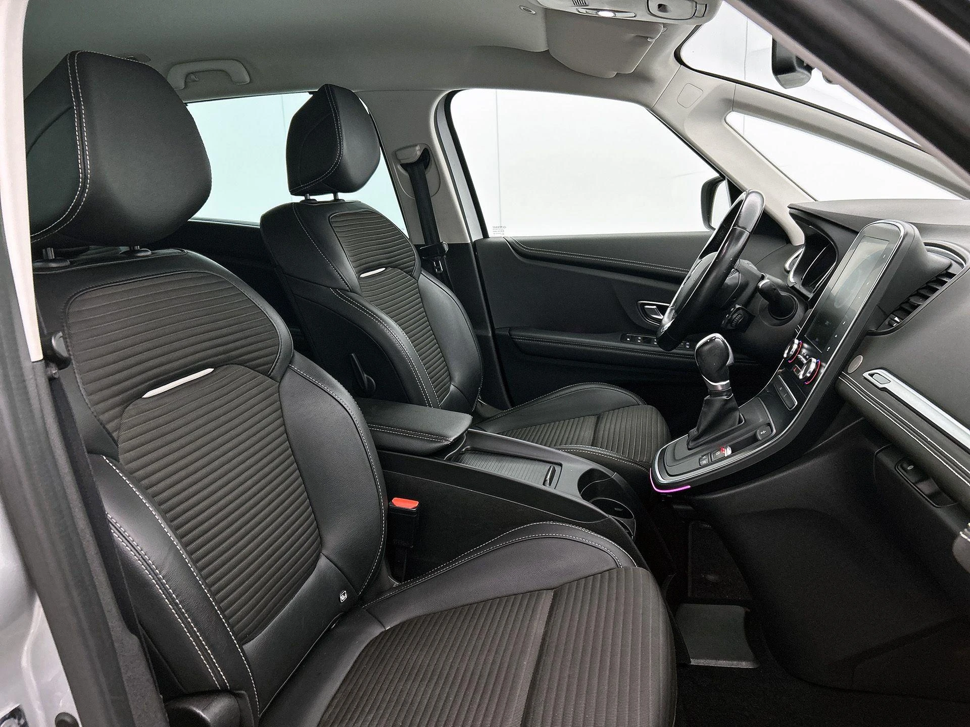 Renault-Grand Scénic-image-32