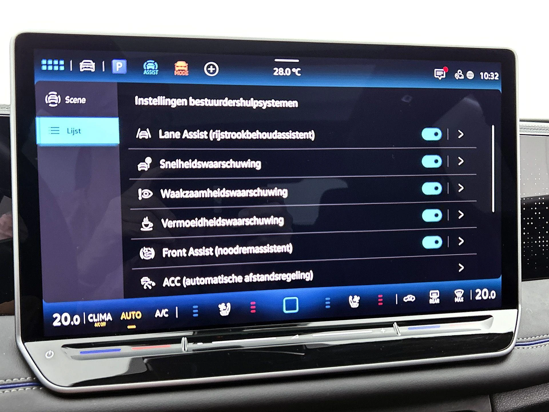 Volkswagen-Tiguan-image-12