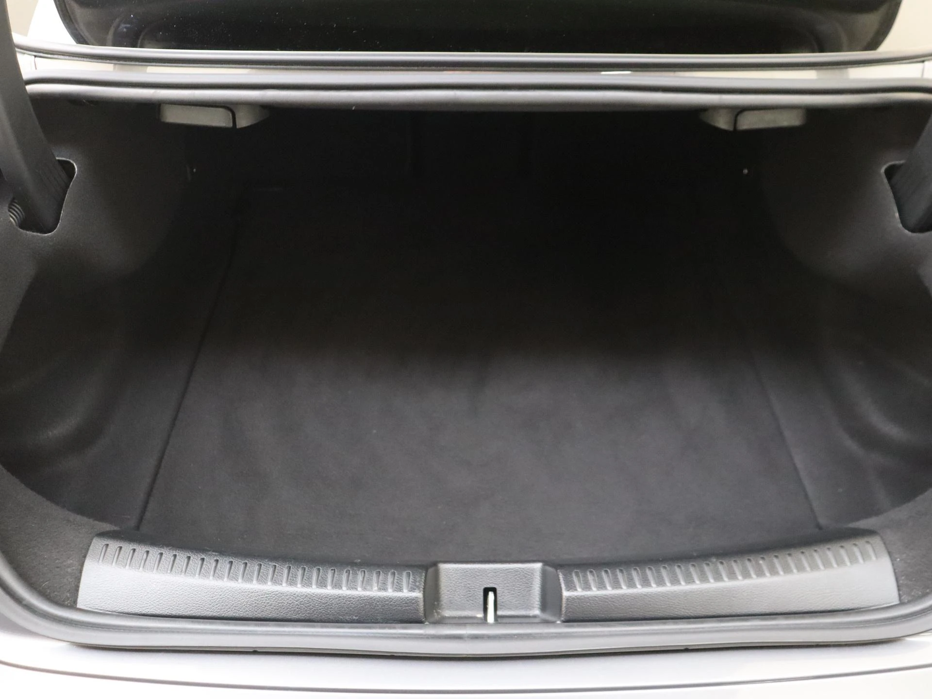 Mercedes-Benz-CLA-image-30