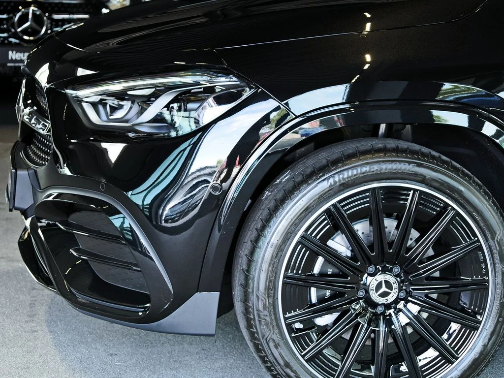 Mercedes-Benz-GLA 200 d-image-3