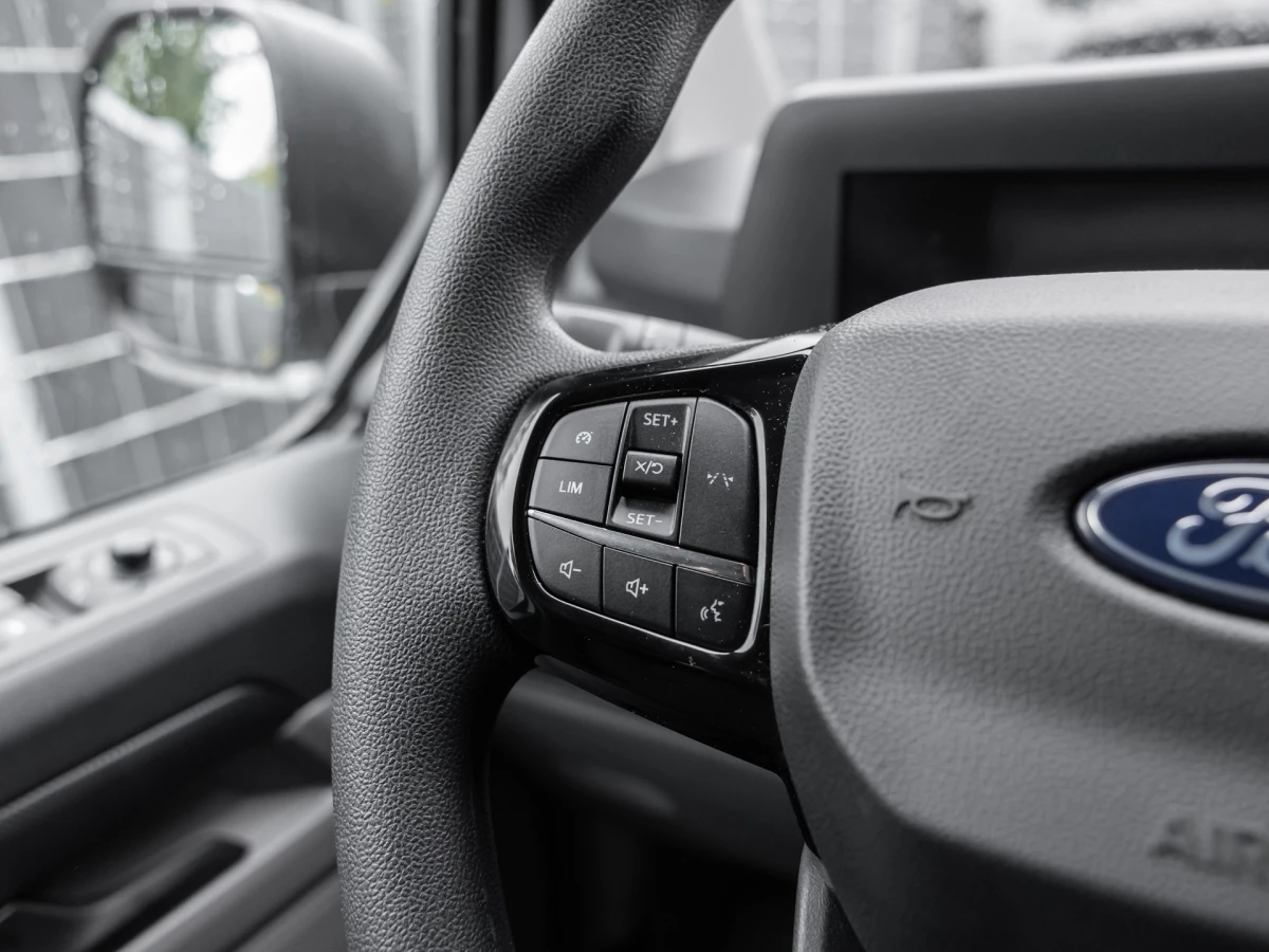 Ford-Transit Custom-image-16