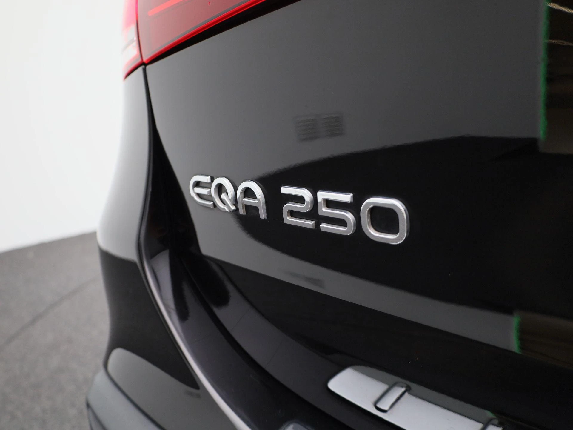 Mercedes-Benz-EQA-image-36