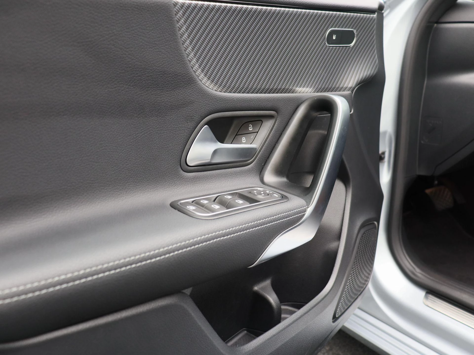 Mercedes-Benz Classe A 180 Business Line + CARPLAY + LED + CAMERA +