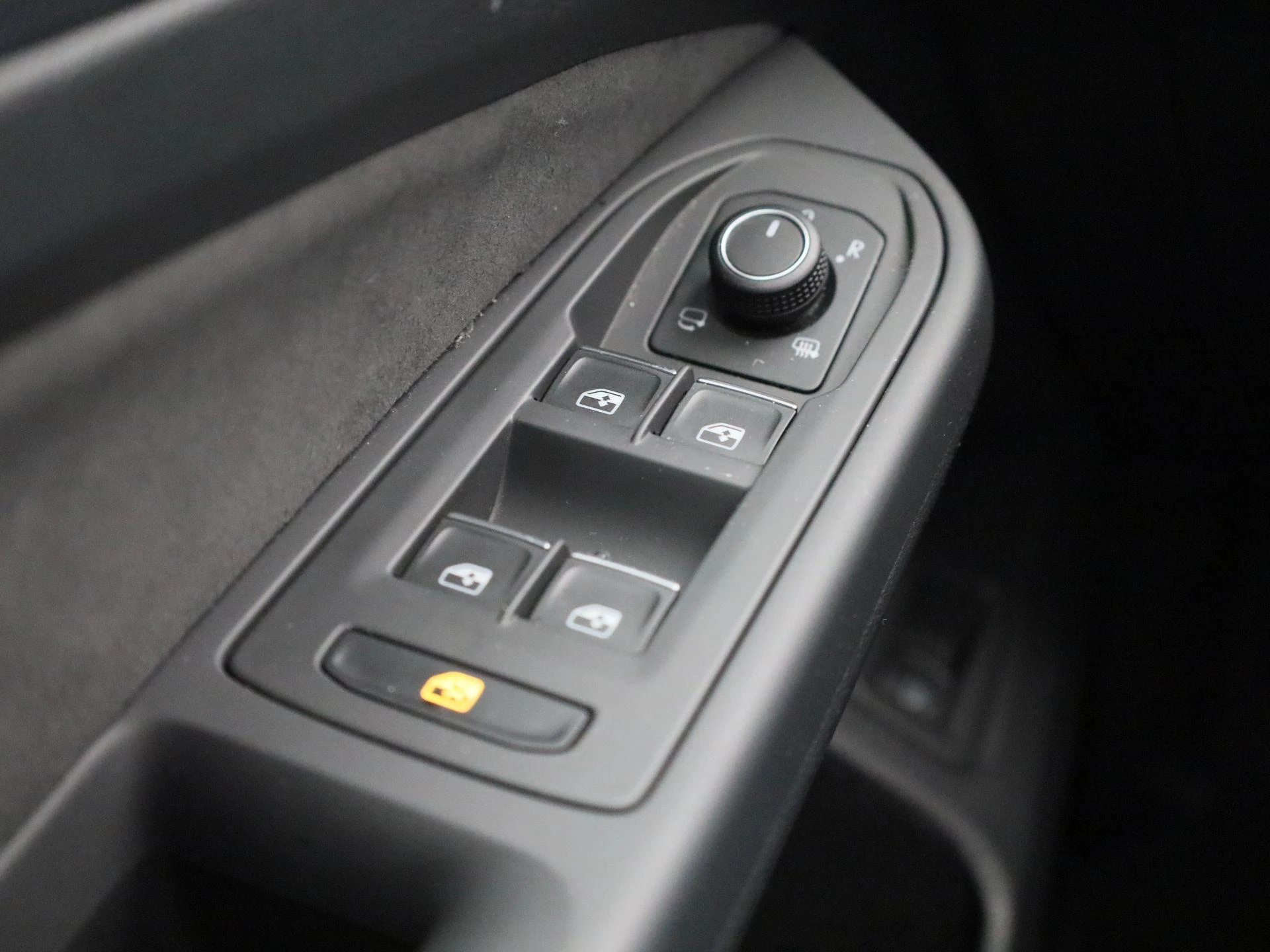 Volkswagen-Golf-image-29
