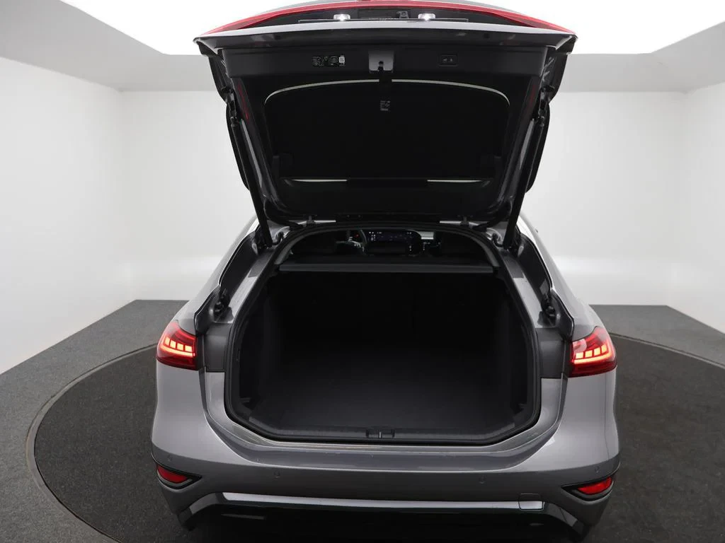Audi-A6 Sportback e-tron-image-10