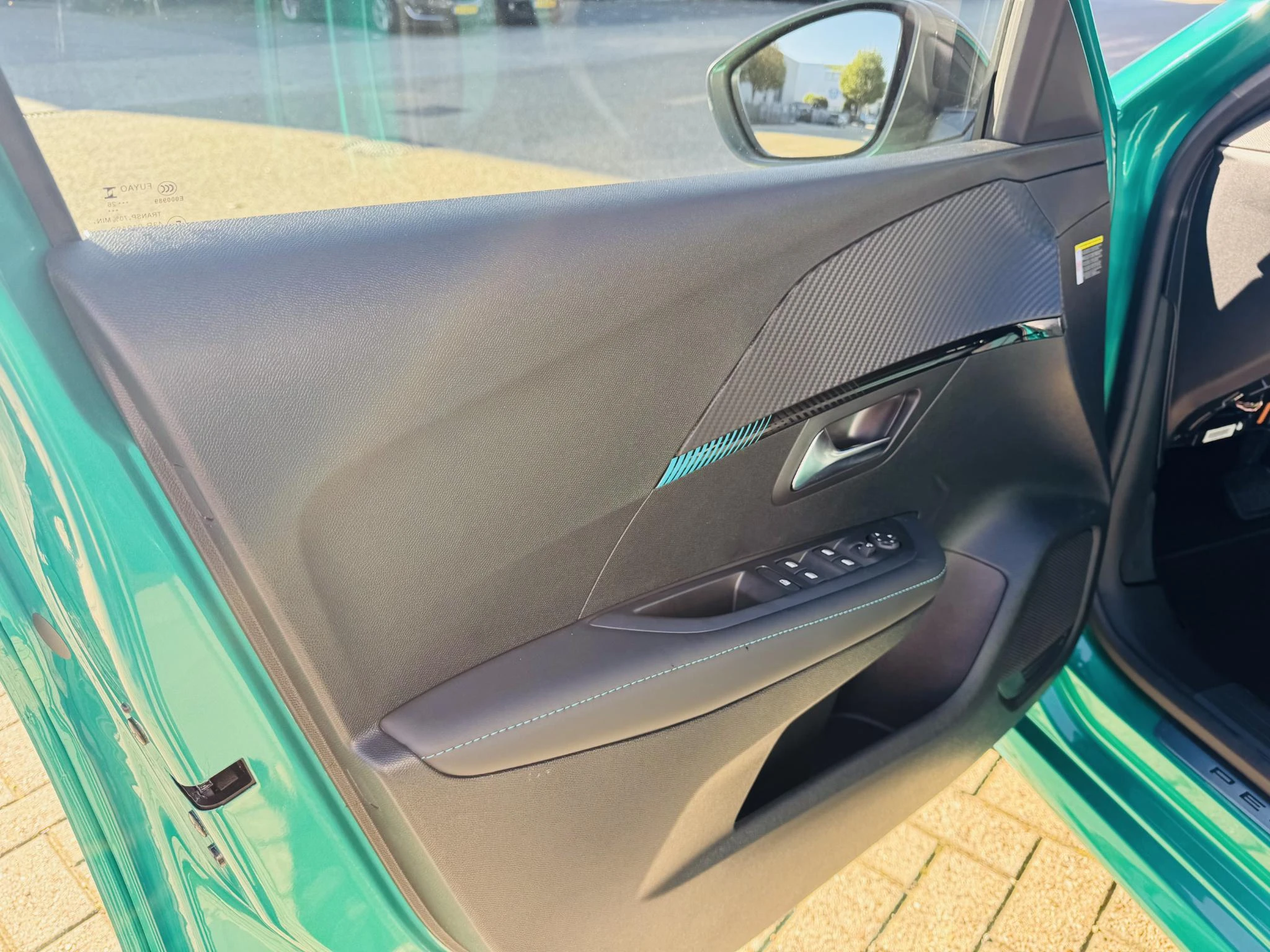 Peugeot-208-image-17