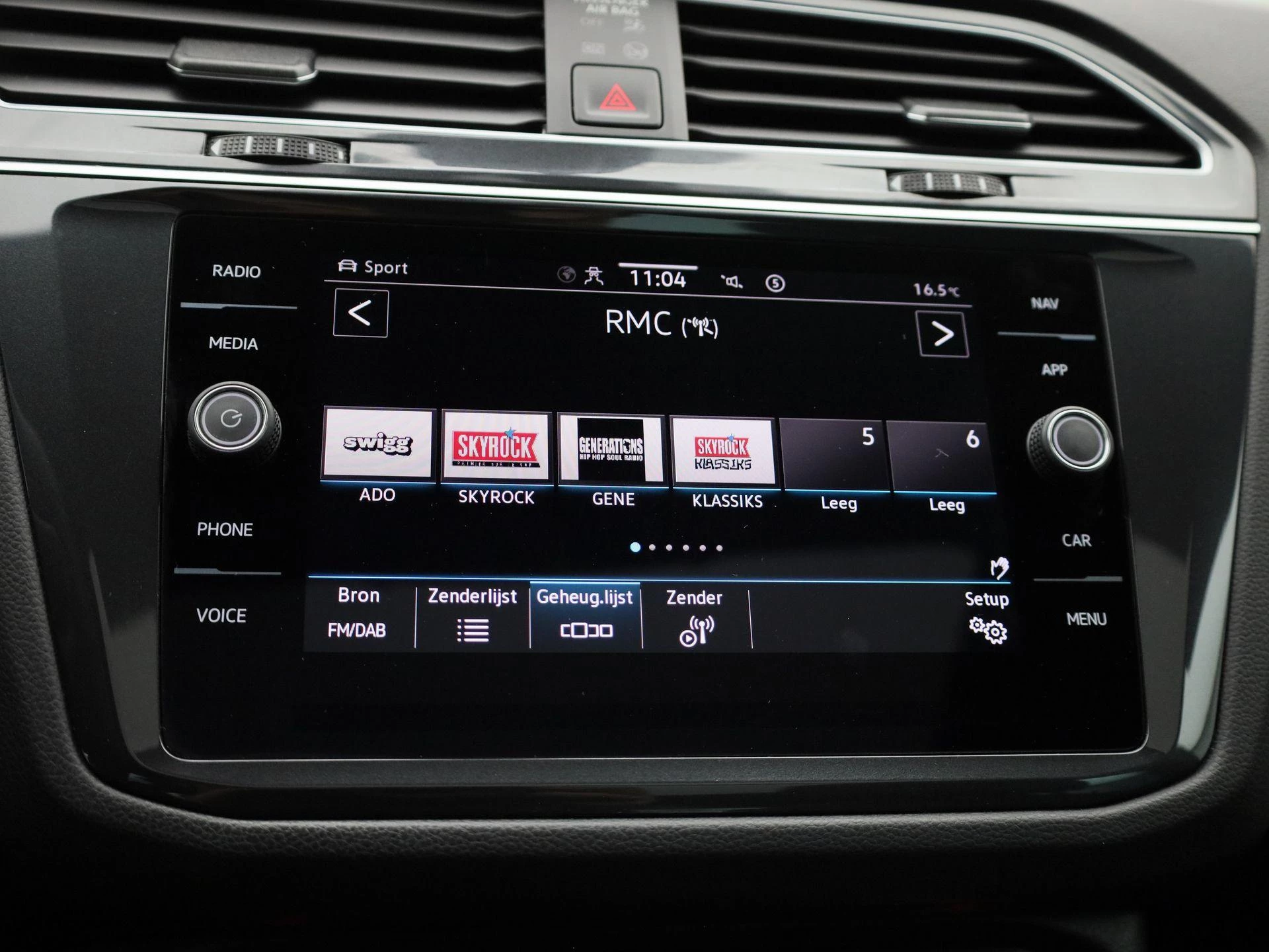 Volkswagen-Tiguan-image-19