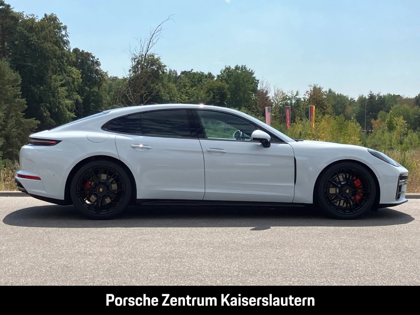 Porsche-Panamera-image-6