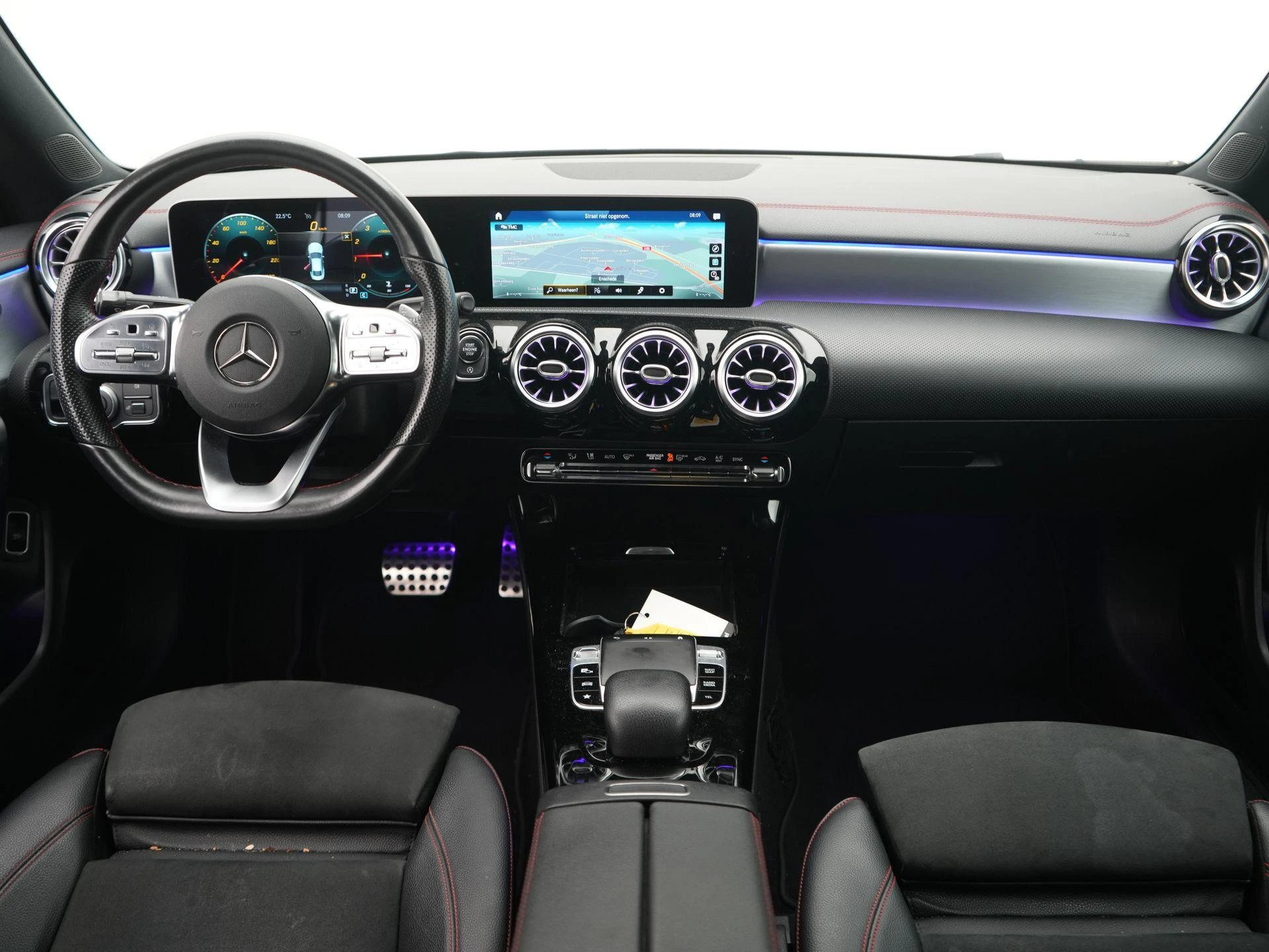Mercedes-Benz-CLA-image-6