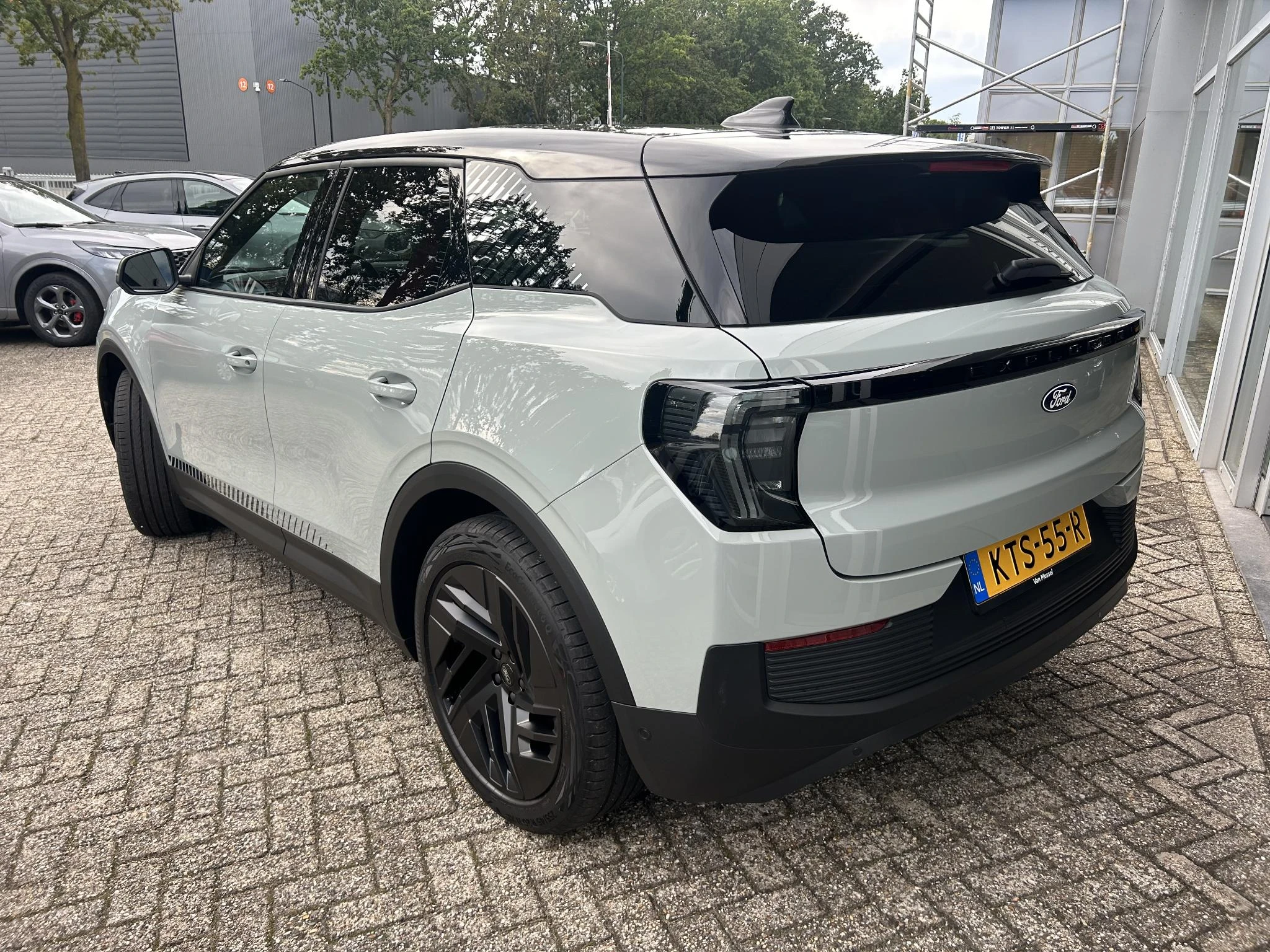 Ford-Explorer-image-2