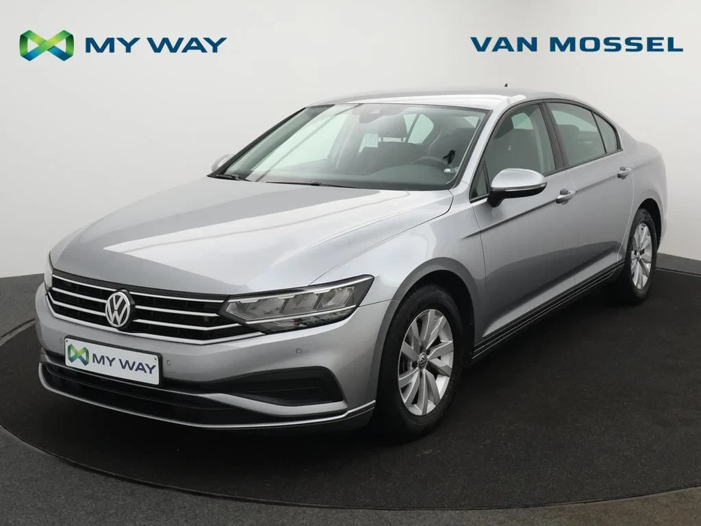 Volkswagen-Passat-image-0