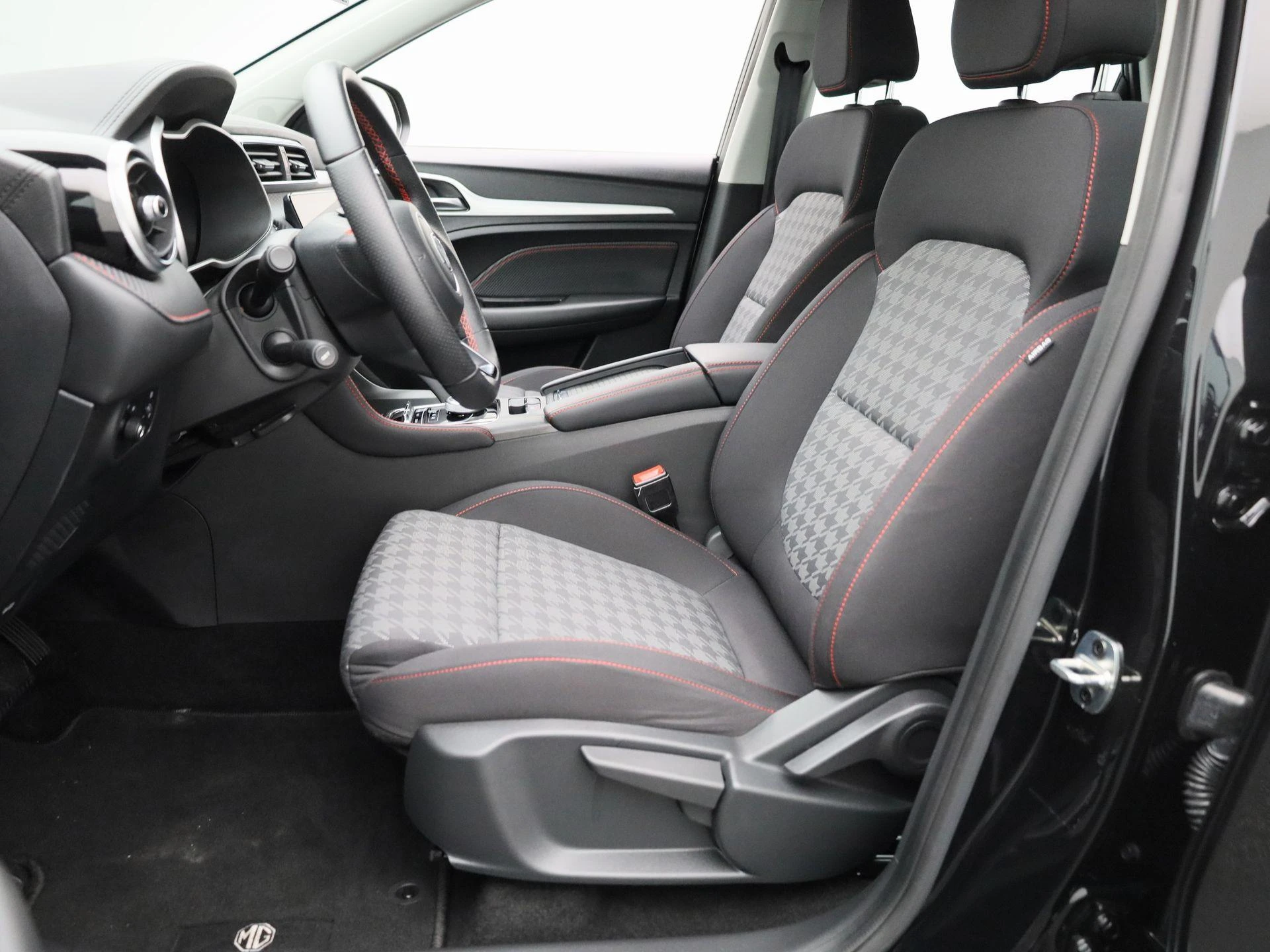 MG-ZS-image-7