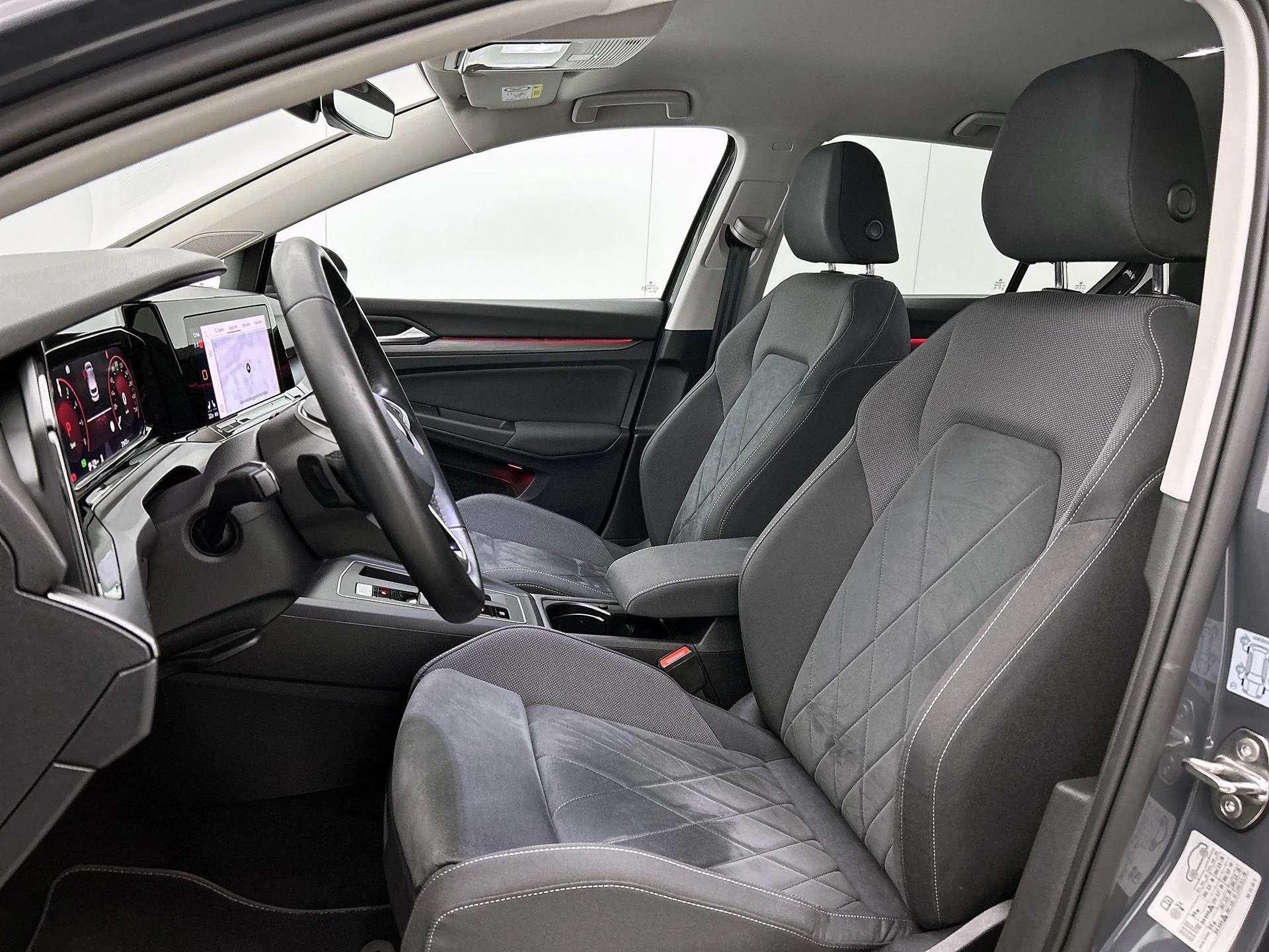 Volkswagen-Golf-image-32