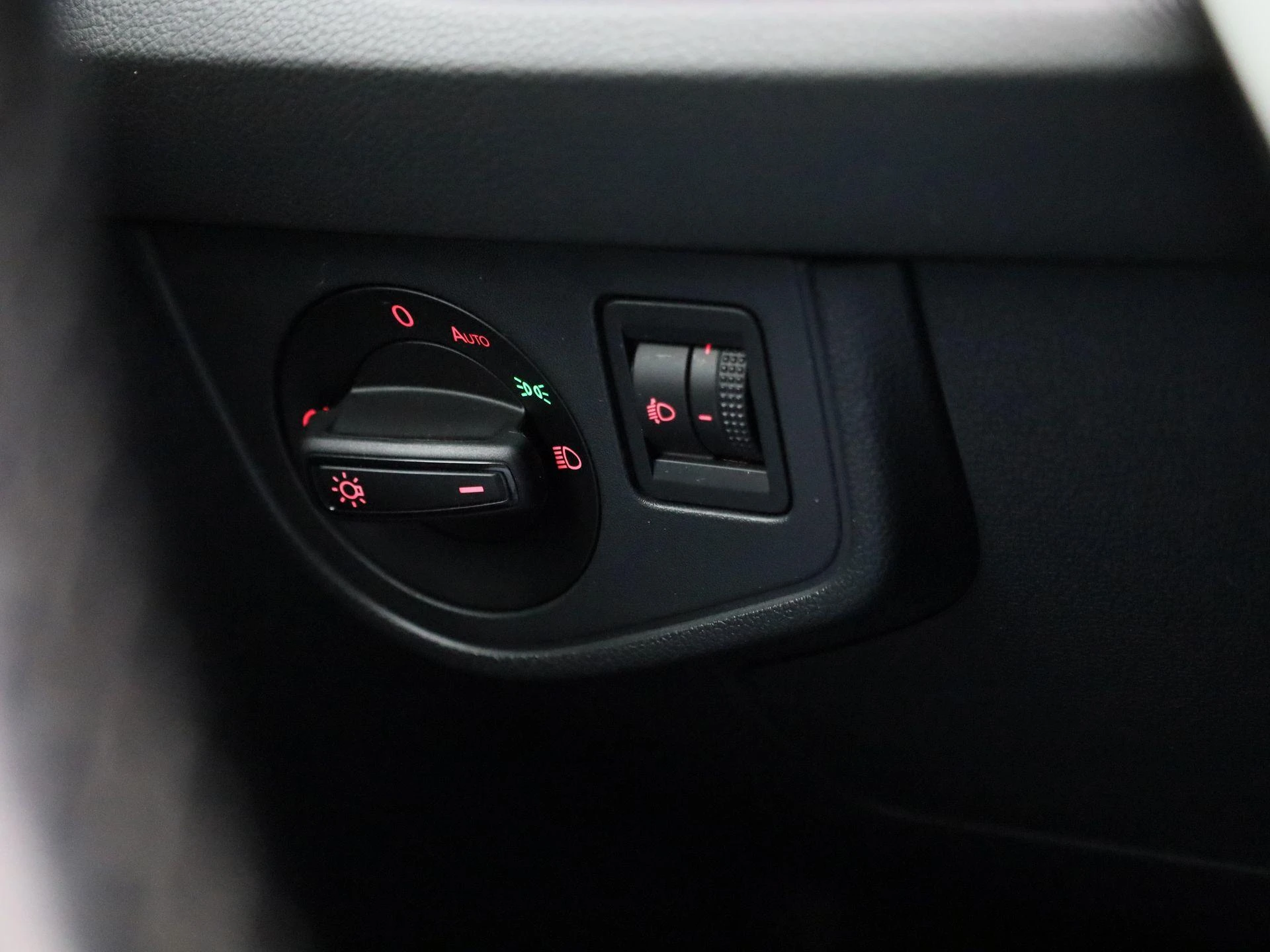 Volkswagen-Polo-image-23