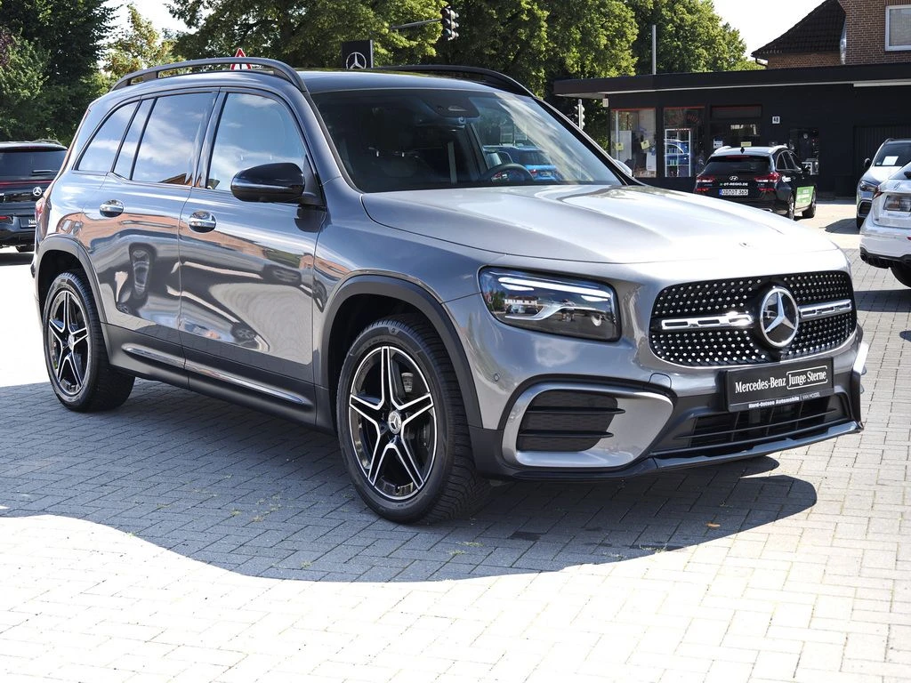 Mercedes-Benz-GLB 200 d-image-4