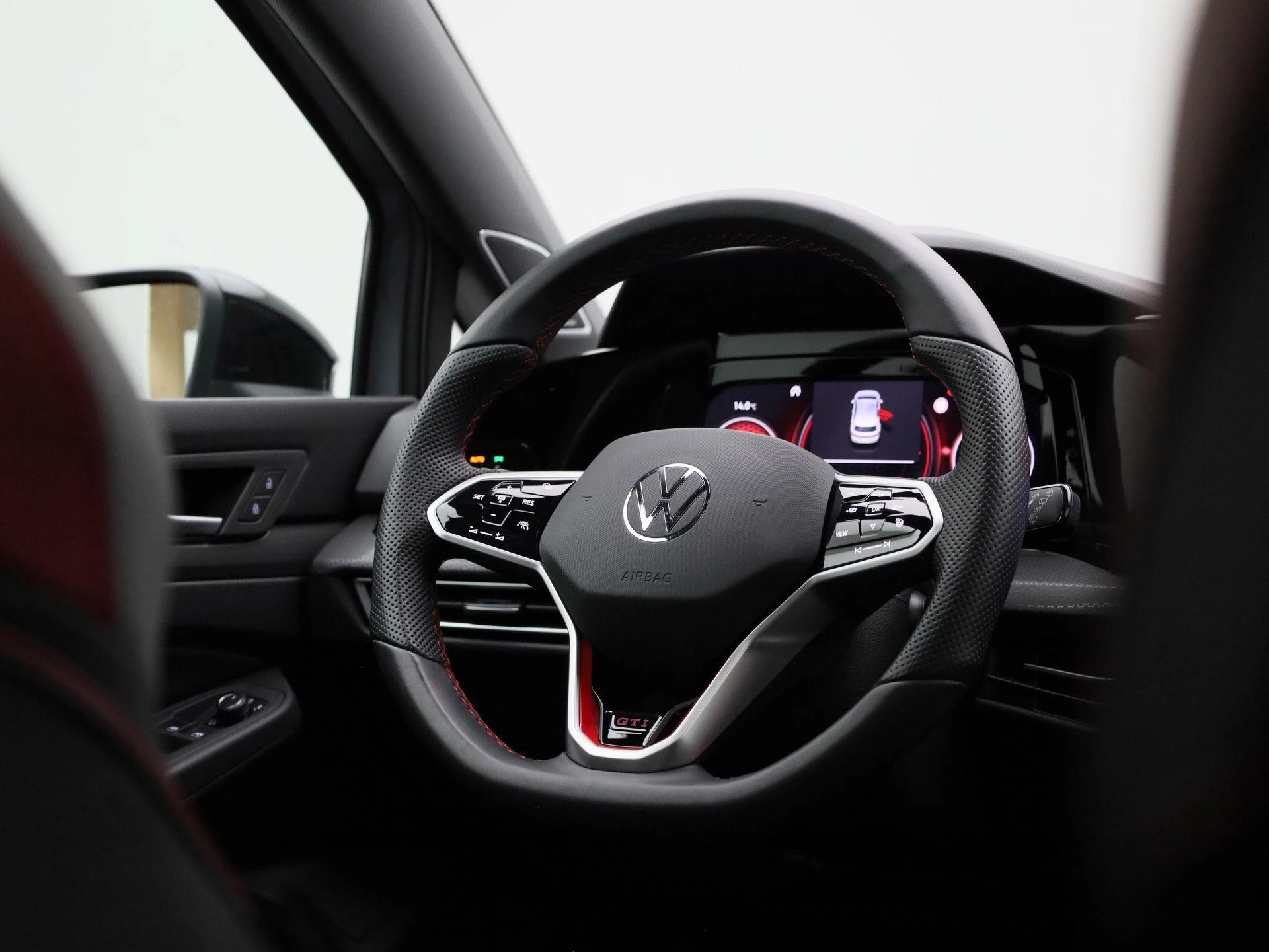 Volkswagen-Golf-image-43