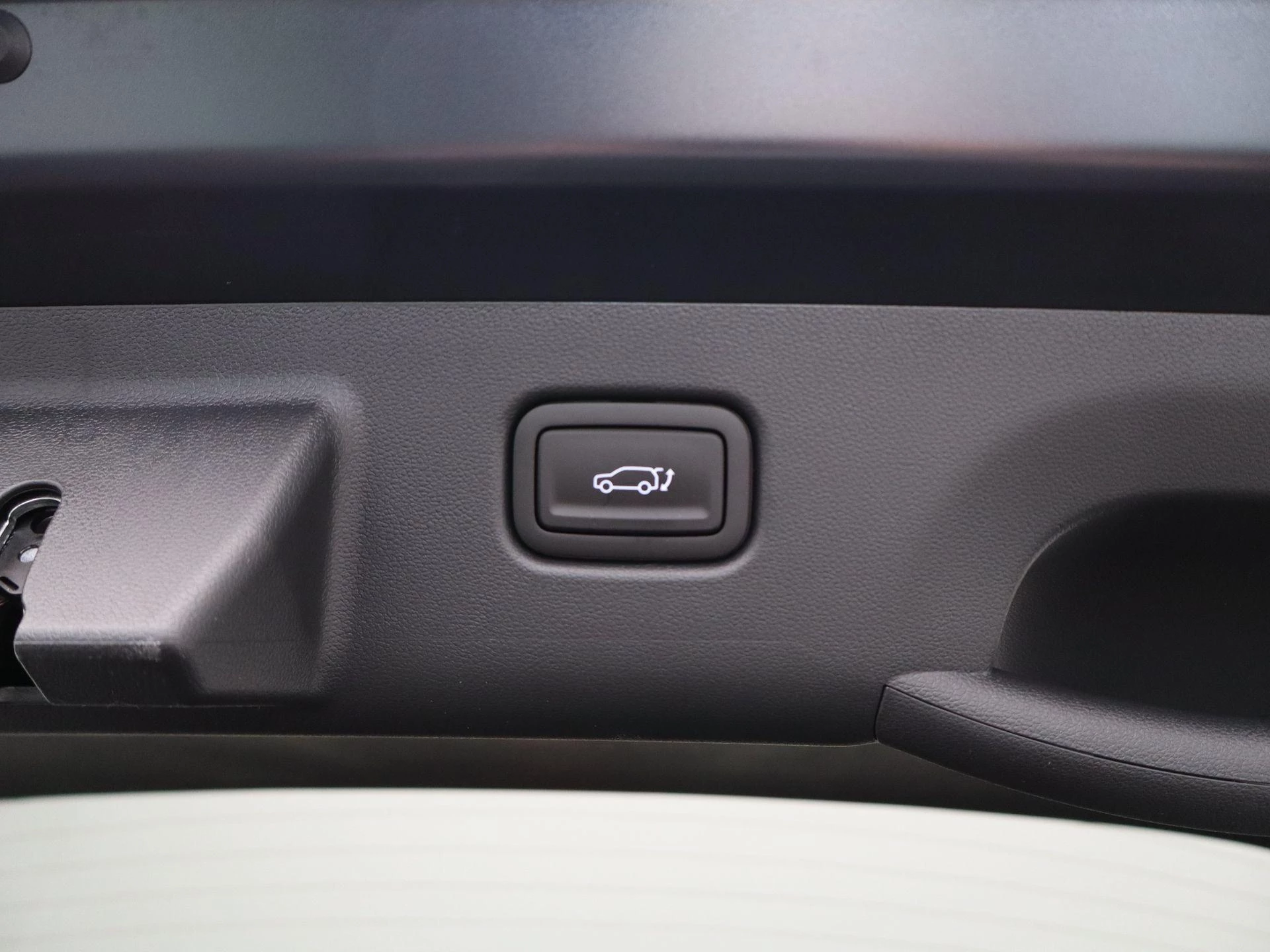 Hyundai Kona 1.6 GDI HEV Premium Sky