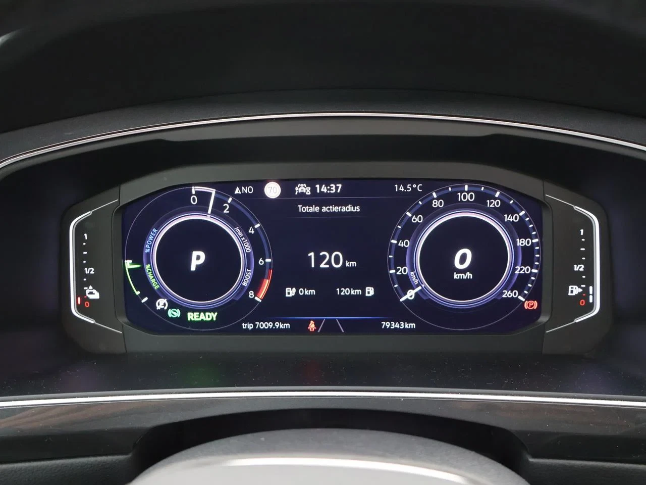Volkswagen-Tiguan-image-15