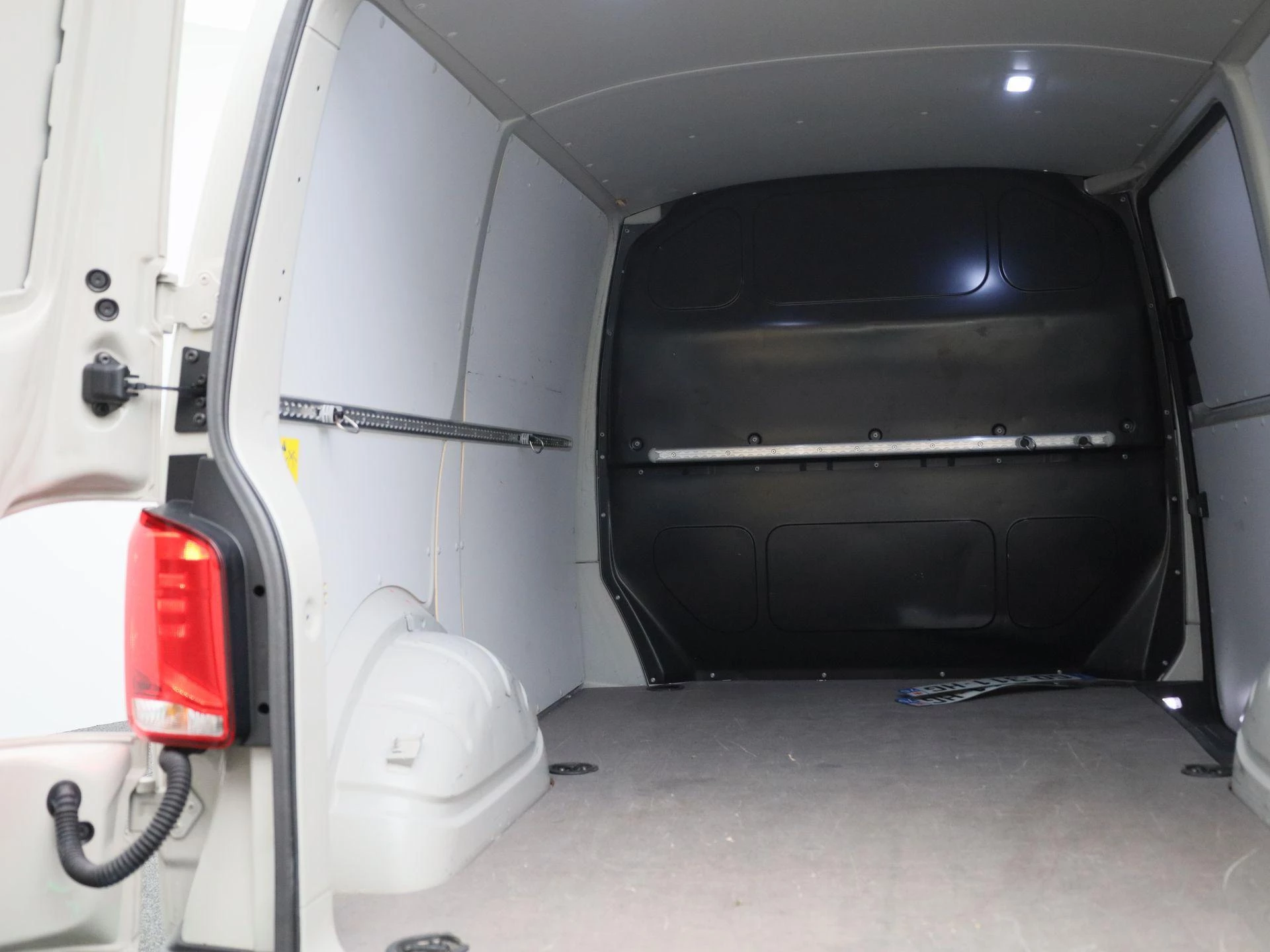 Volkswagen Transporter 2.0 TDI L1H1 150PK