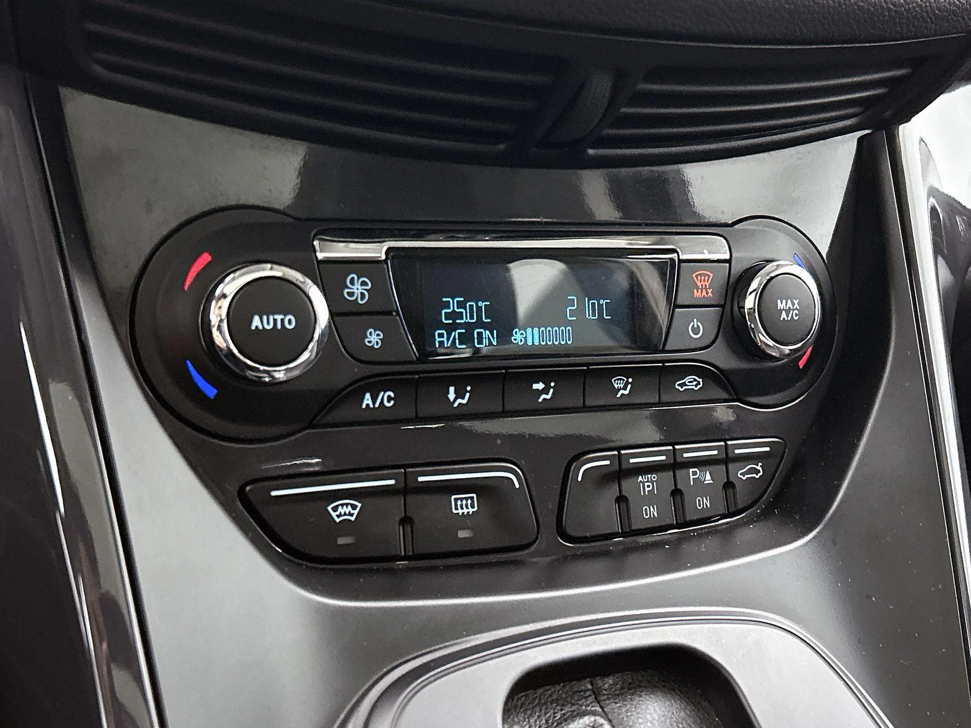 Ford-Kuga-image-16