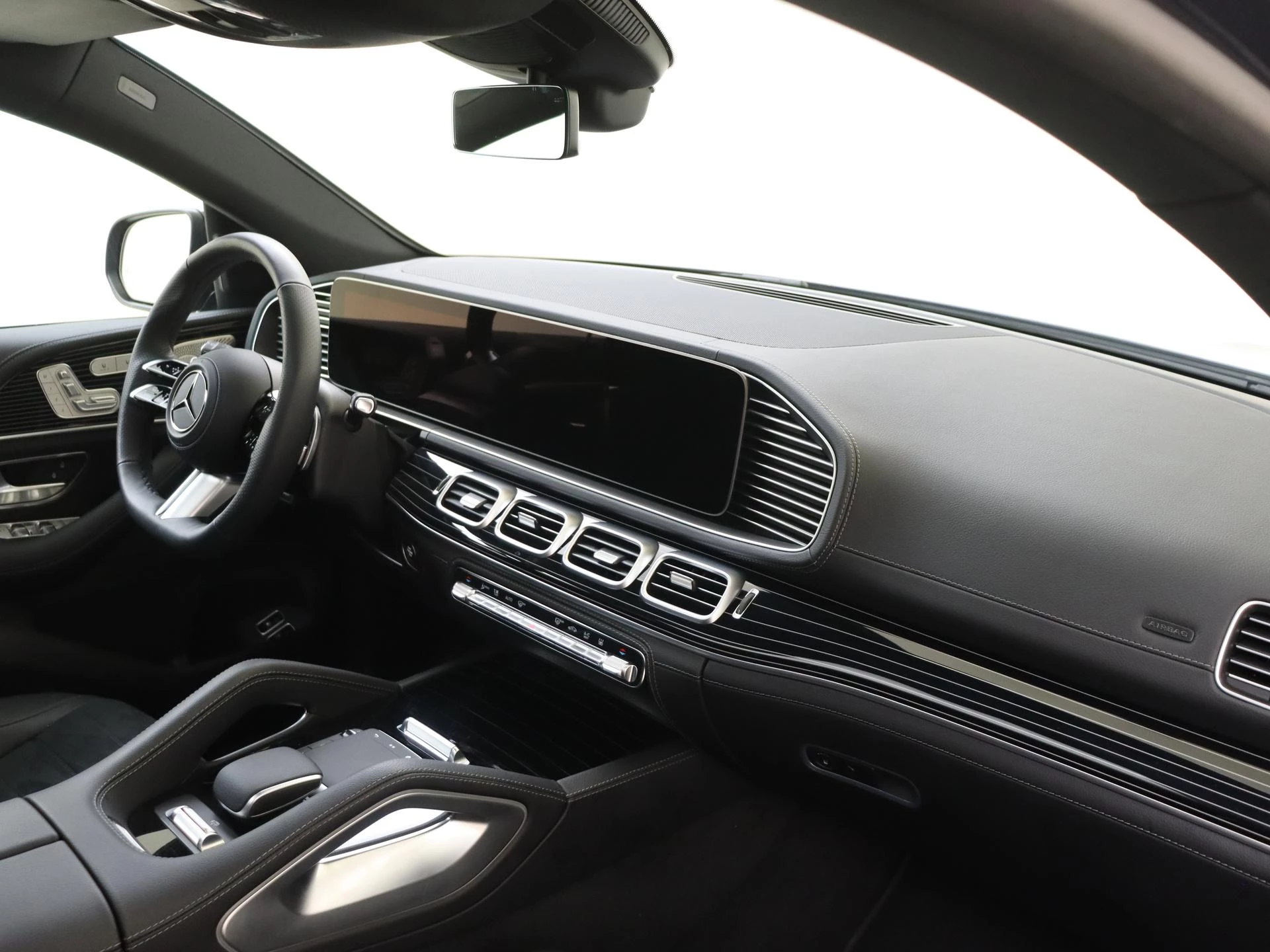 Mercedes-Benz-GLE-image-11