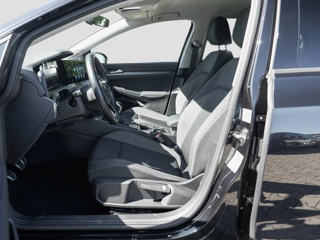 Volkswagen-Golf-image-18