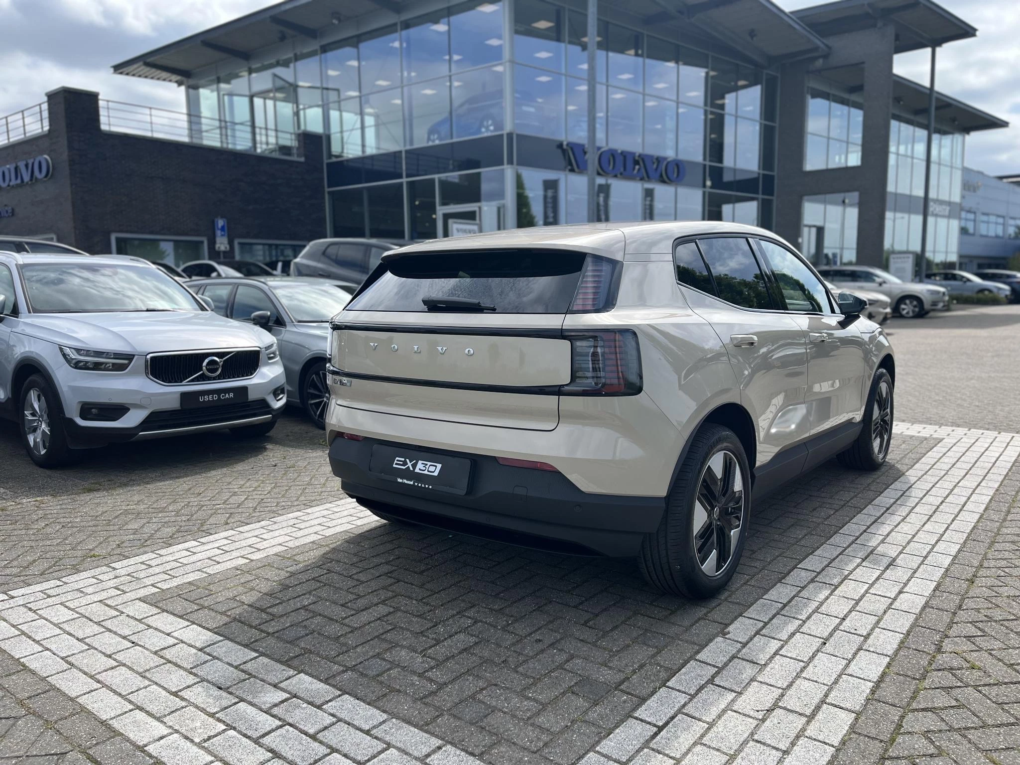 Volvo-EX30-image-17