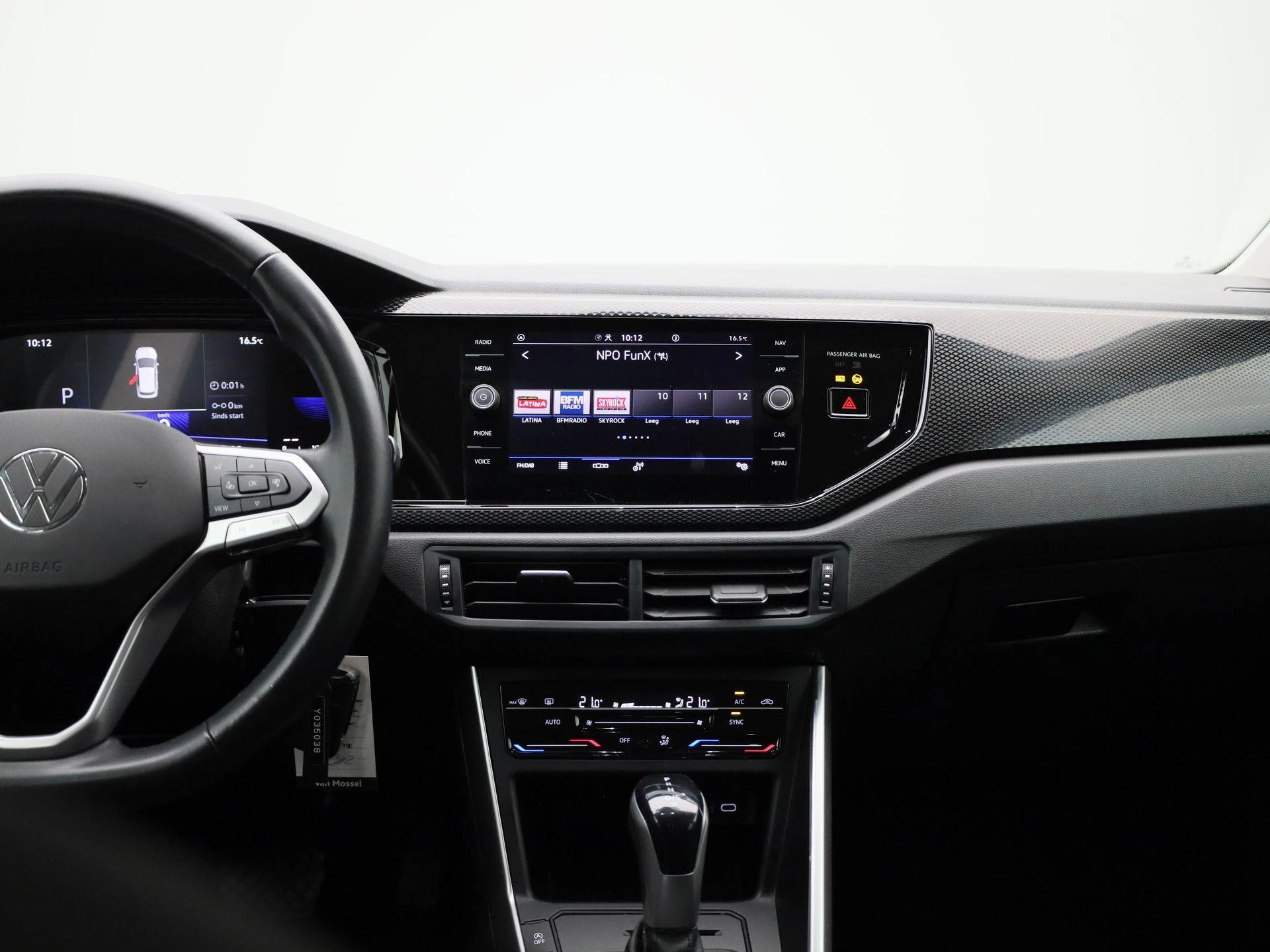 Volkswagen-Taigo-image-8