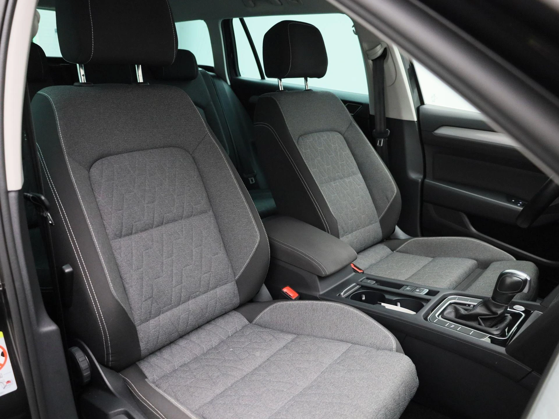 Volkswagen-Passat-image-41