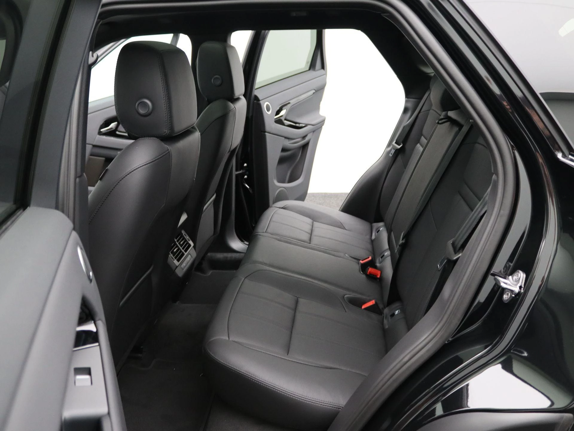 Land Rover-Range Rover Evoque-image-11