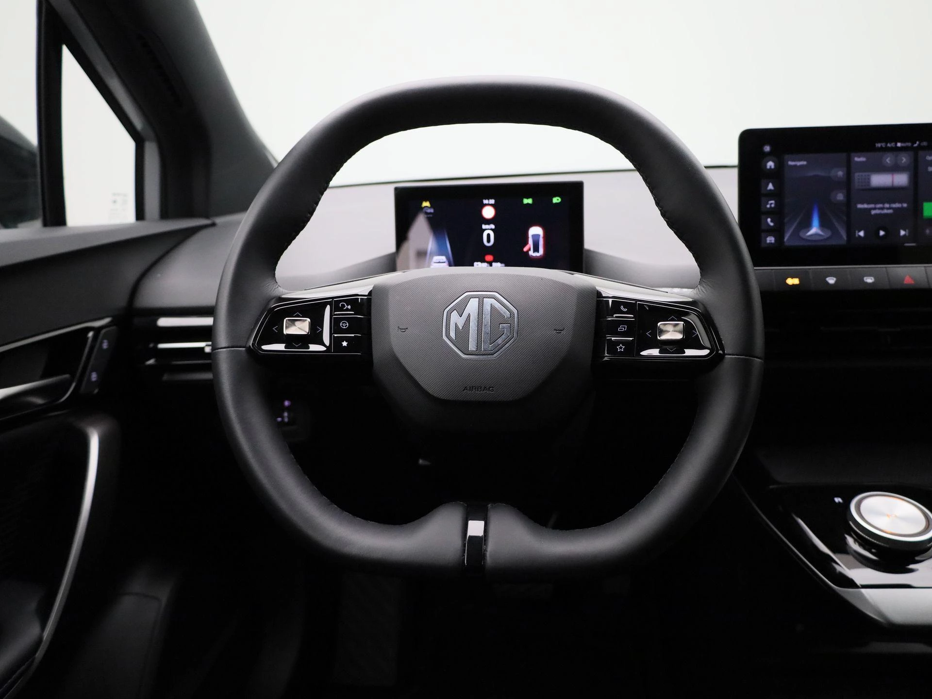 MG MG4 64 kWh Luxury