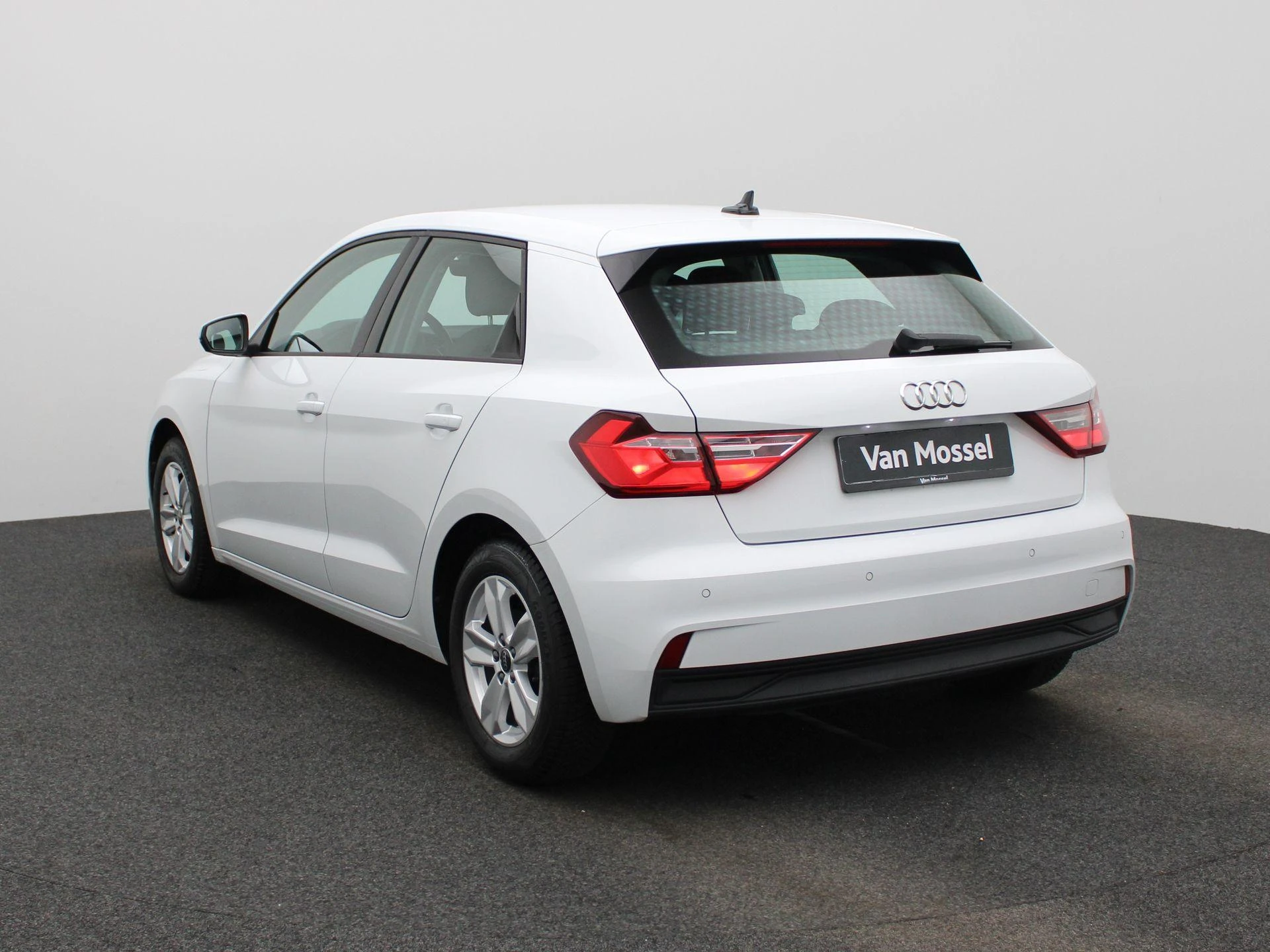 Audi-A1 Sportback-image-1