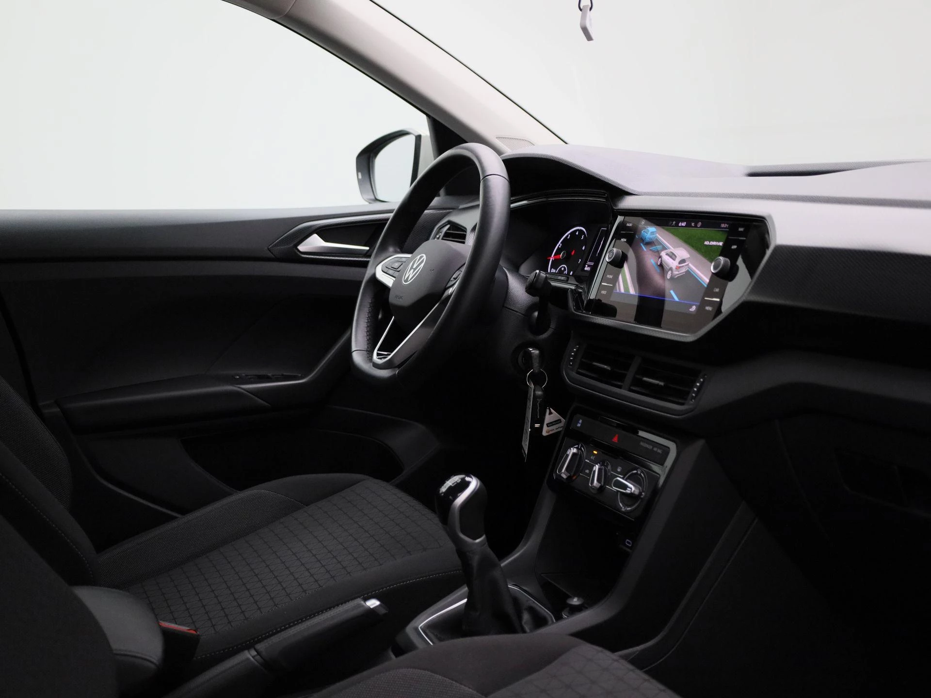 Volkswagen-T-Cross-image-28