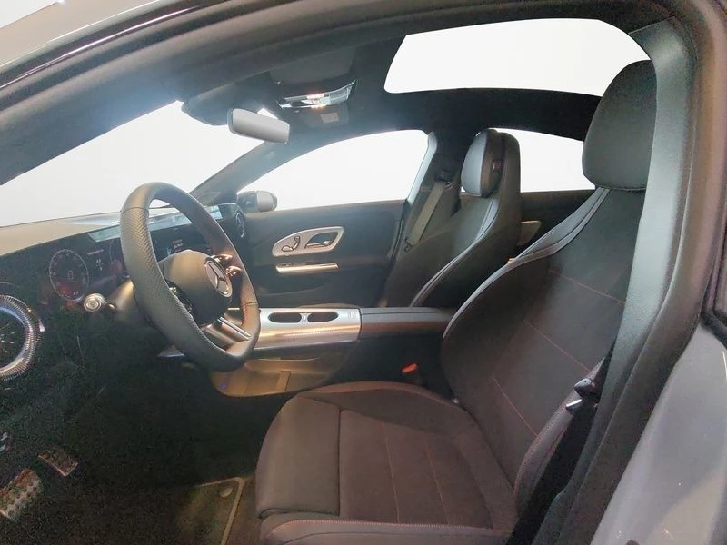 Mercedes-Benz CLA 200 AMG NIGHT PANO WINTER-PAK MULTIBEAM 19-Z AMG Line