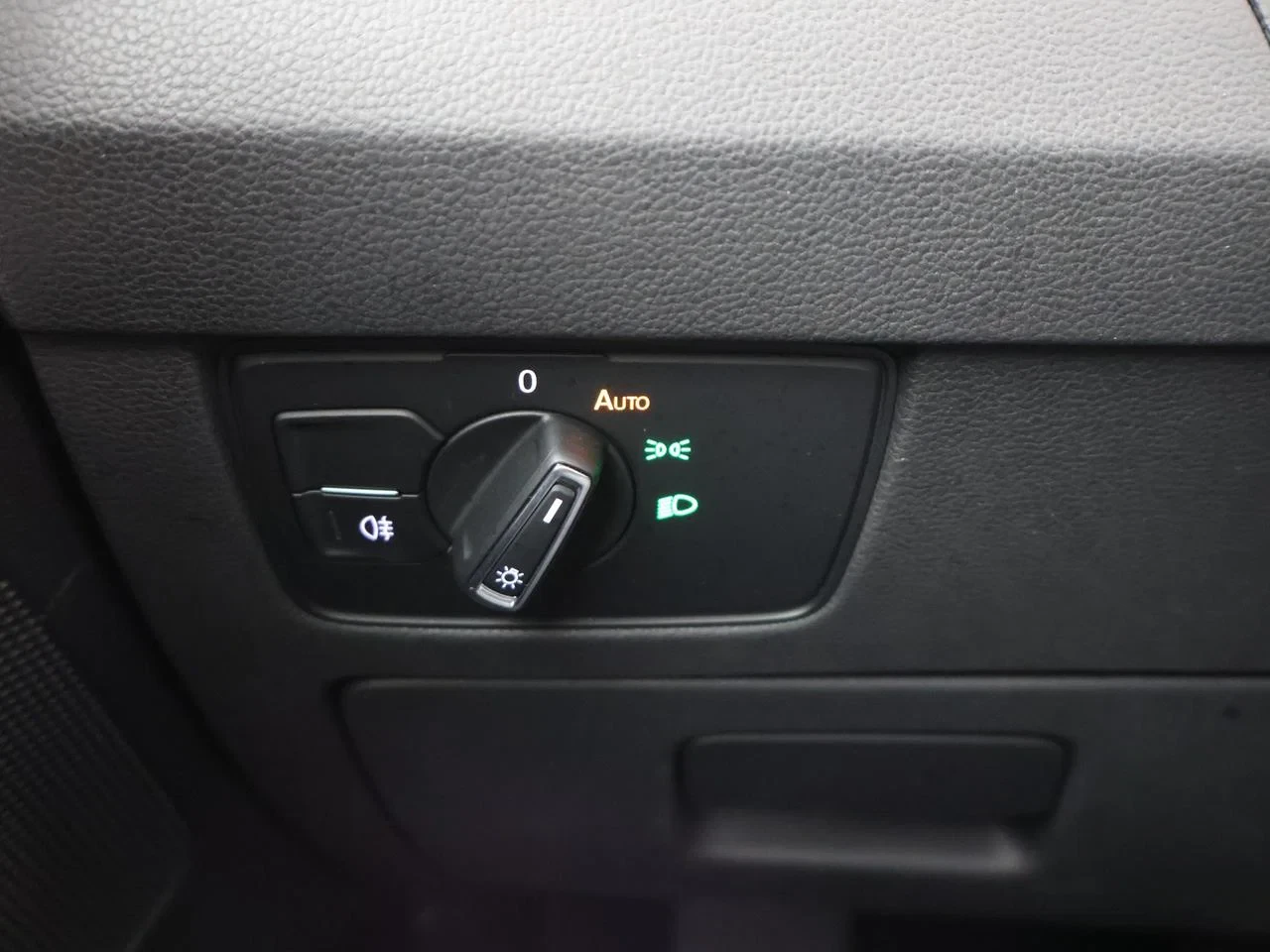 Volkswagen-Passat-image-16