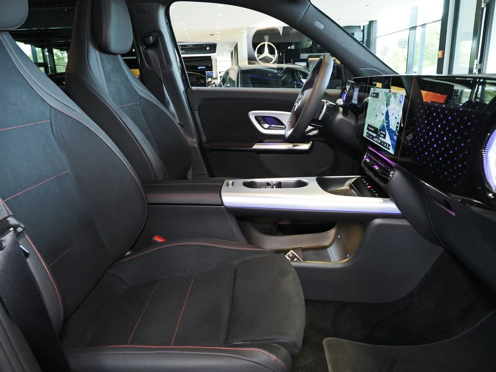 Mercedes-Benz-GLB 250+-image-9