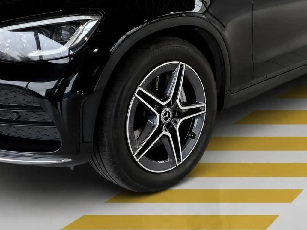 Mercedes-Benz-GLC 300 d-image-5