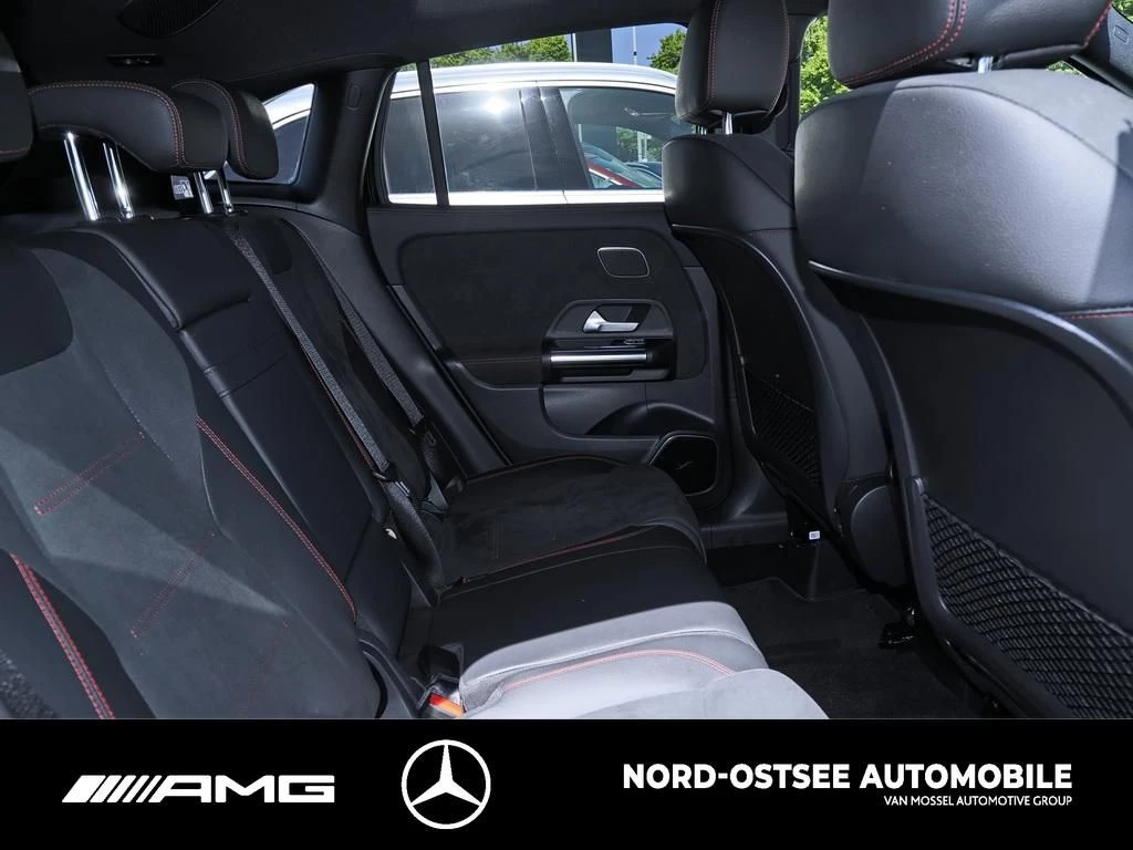 Mercedes-Benz GLA 200 d AMG KAMERA TEMPO BURMESTER AHK MBUX AMG Line